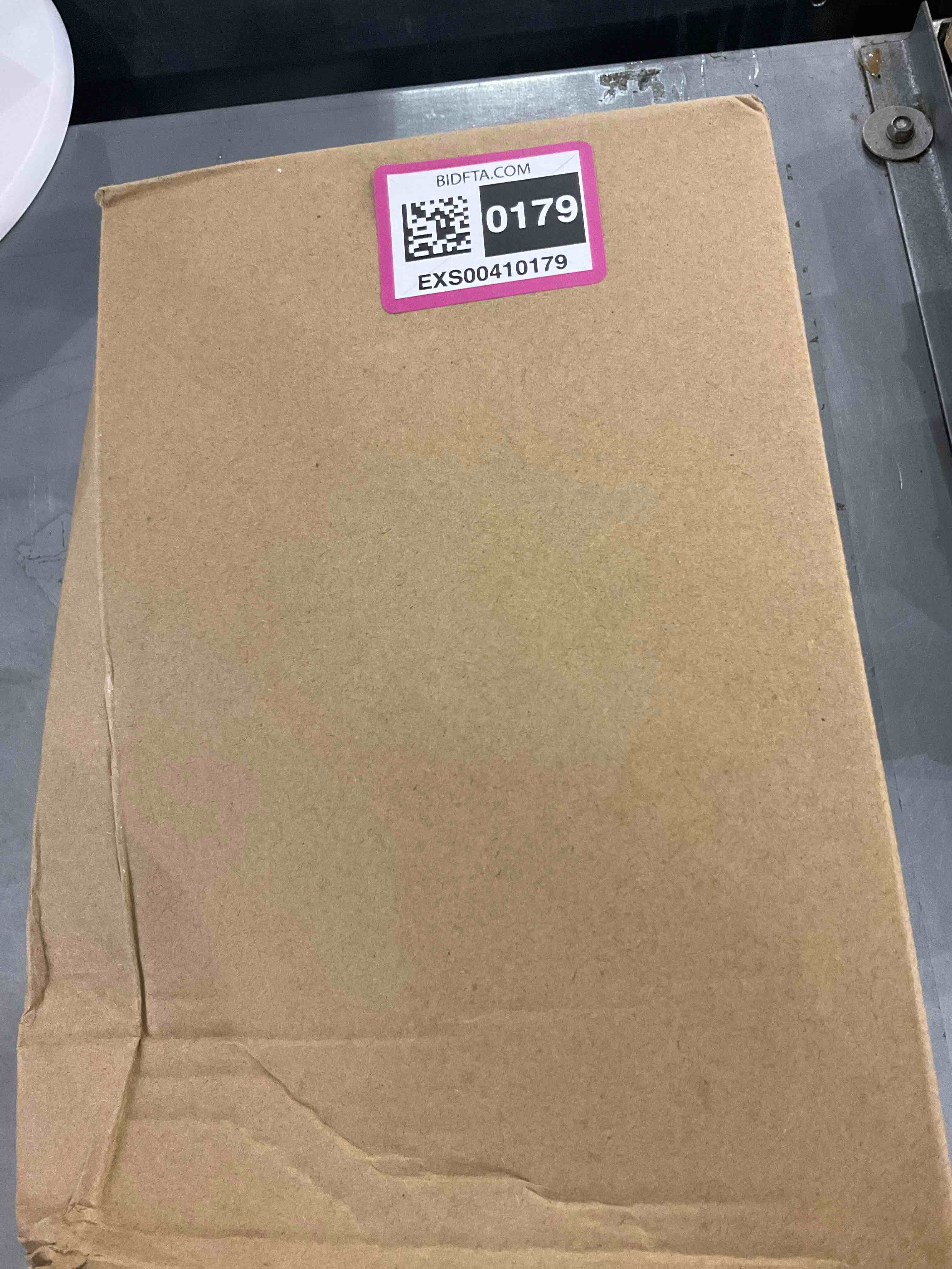 https://s3.amazonaws.com/lotting-images-prod/bidfta/EXS00410179_1693225377966.jpeg