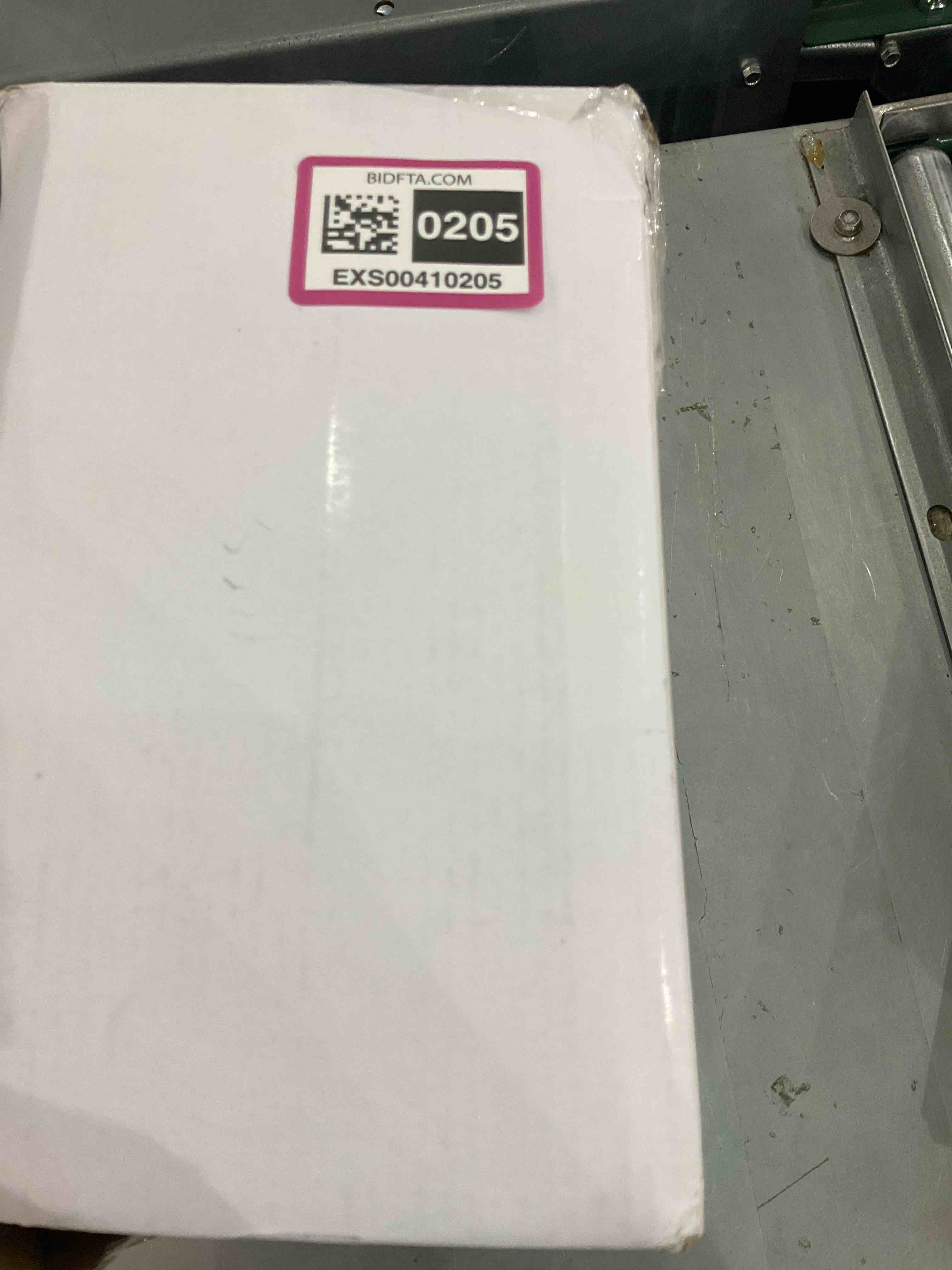 https://s3.amazonaws.com/lotting-images-prod/bidfta/EXS00410205_1693229528698.jpeg