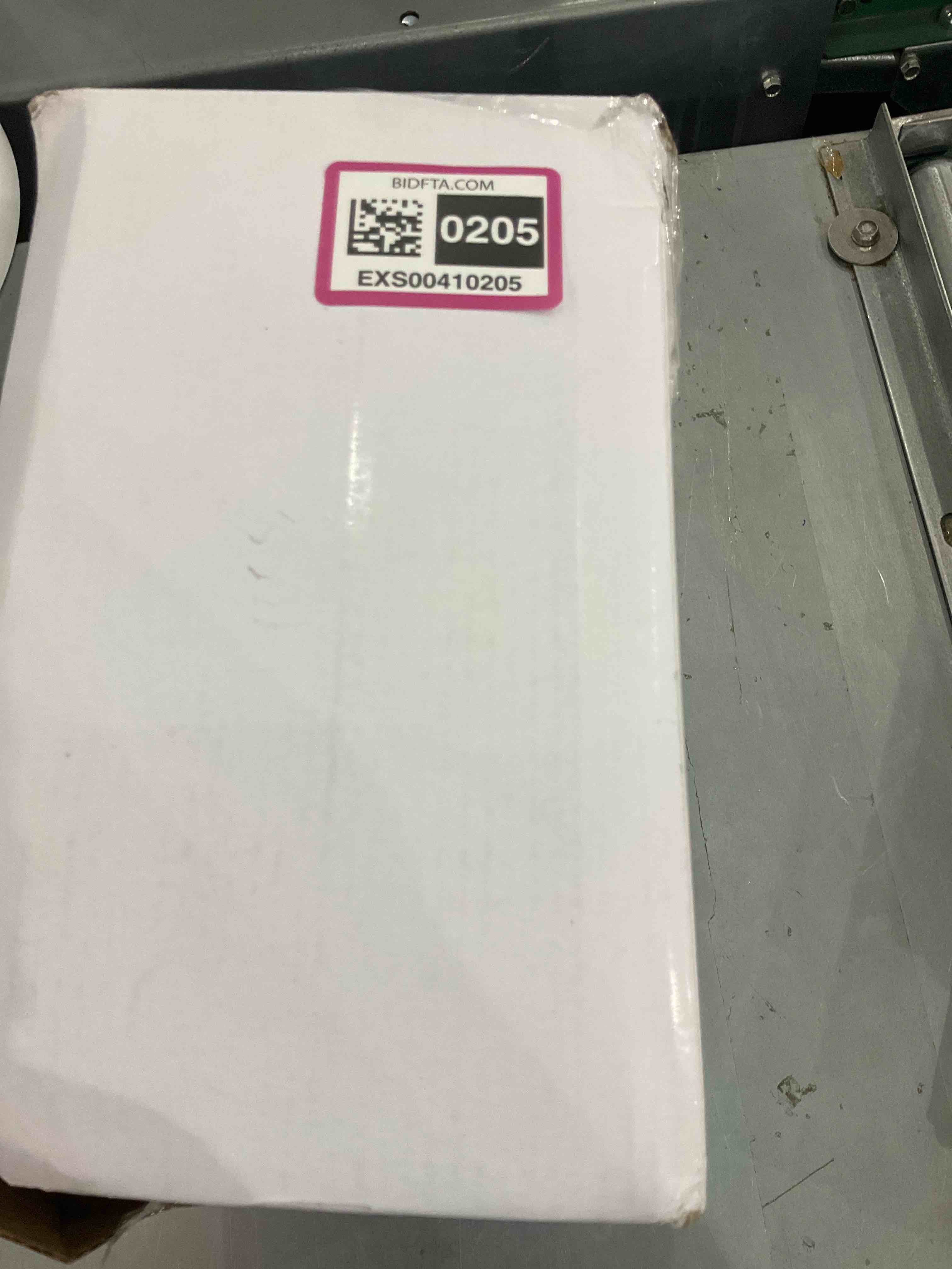 https://s3.amazonaws.com/lotting-images-prod/bidfta/EXS00410205_1693229529675.jpeg