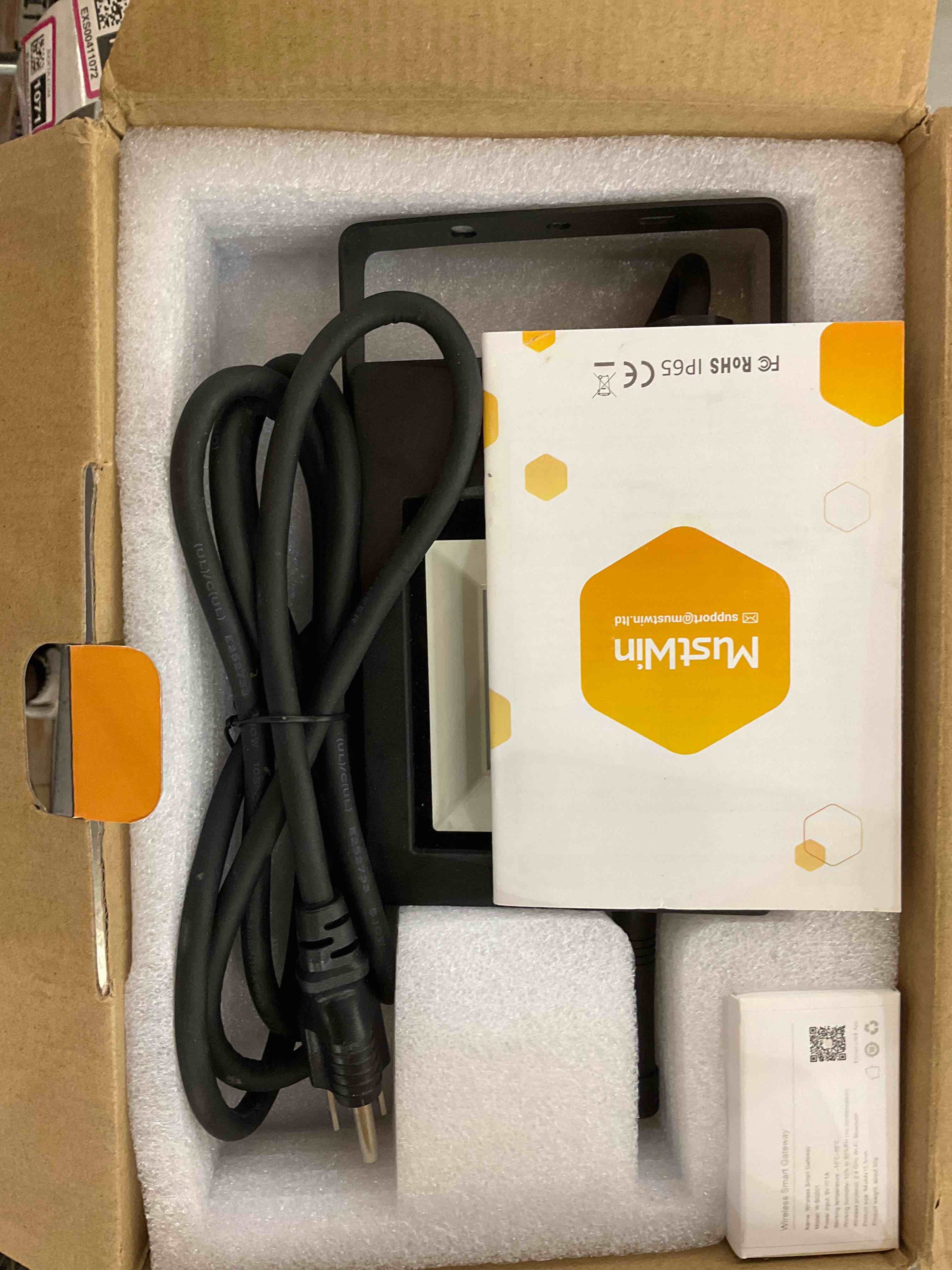 https://s3.amazonaws.com/lotting-images-prod/bidfta/EXS00411071_1692285778923.jpeg