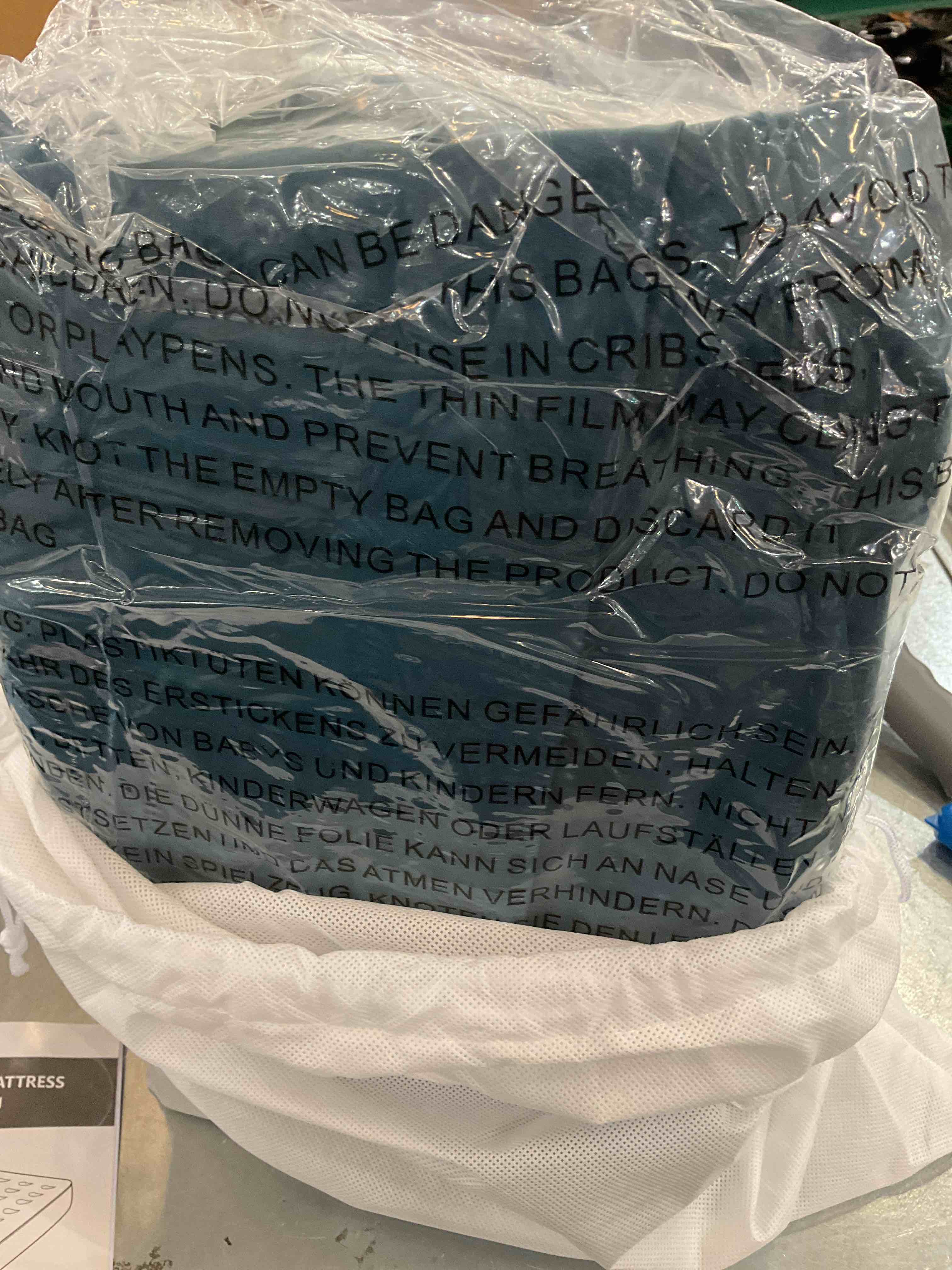 https://s3.amazonaws.com/lotting-images-prod/bidfta/EXS00411105_1692291996339.jpeg
