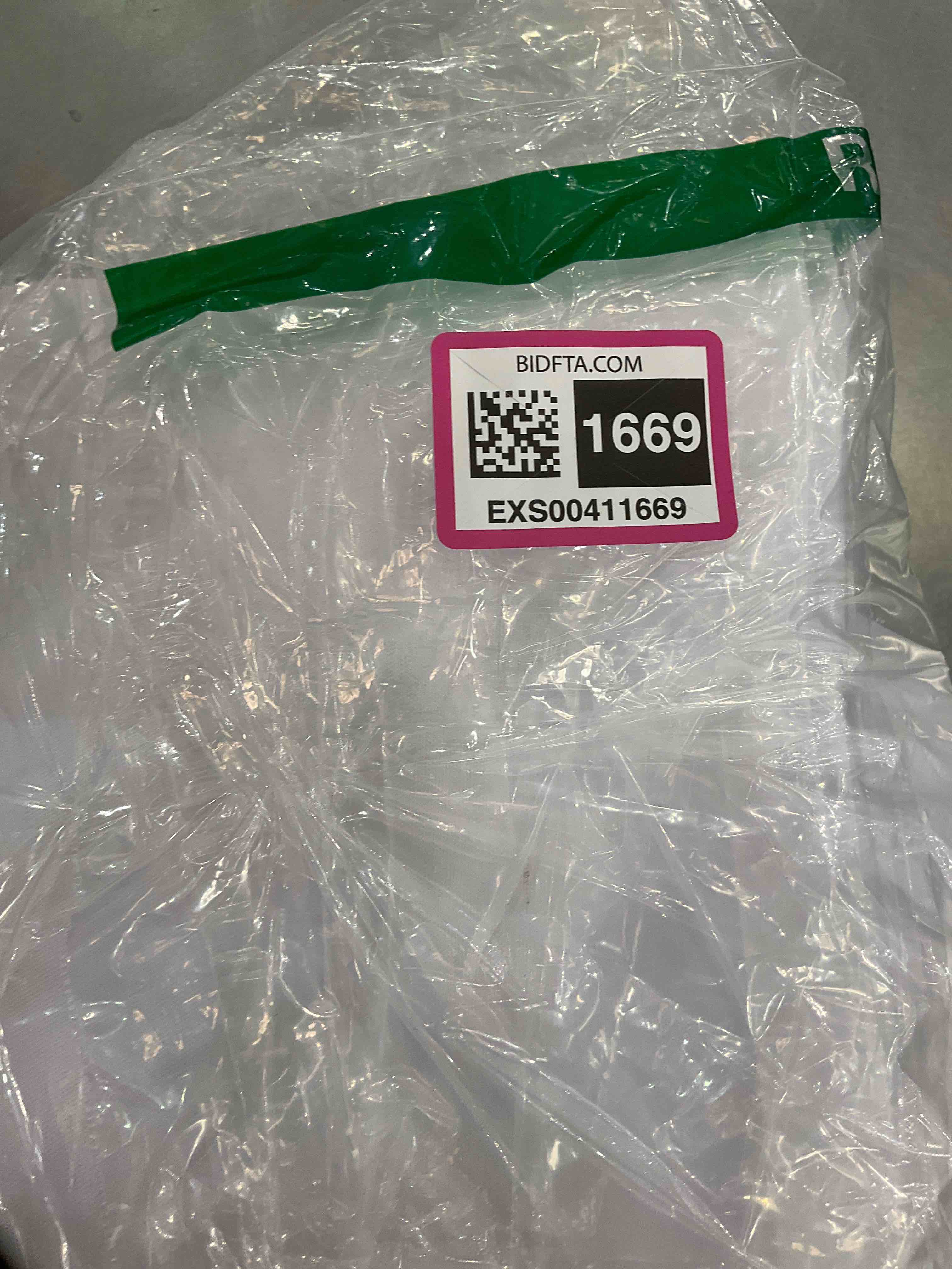 https://s3.amazonaws.com/lotting-images-prod/bidfta/EXS00411669_1692630823926.jpeg