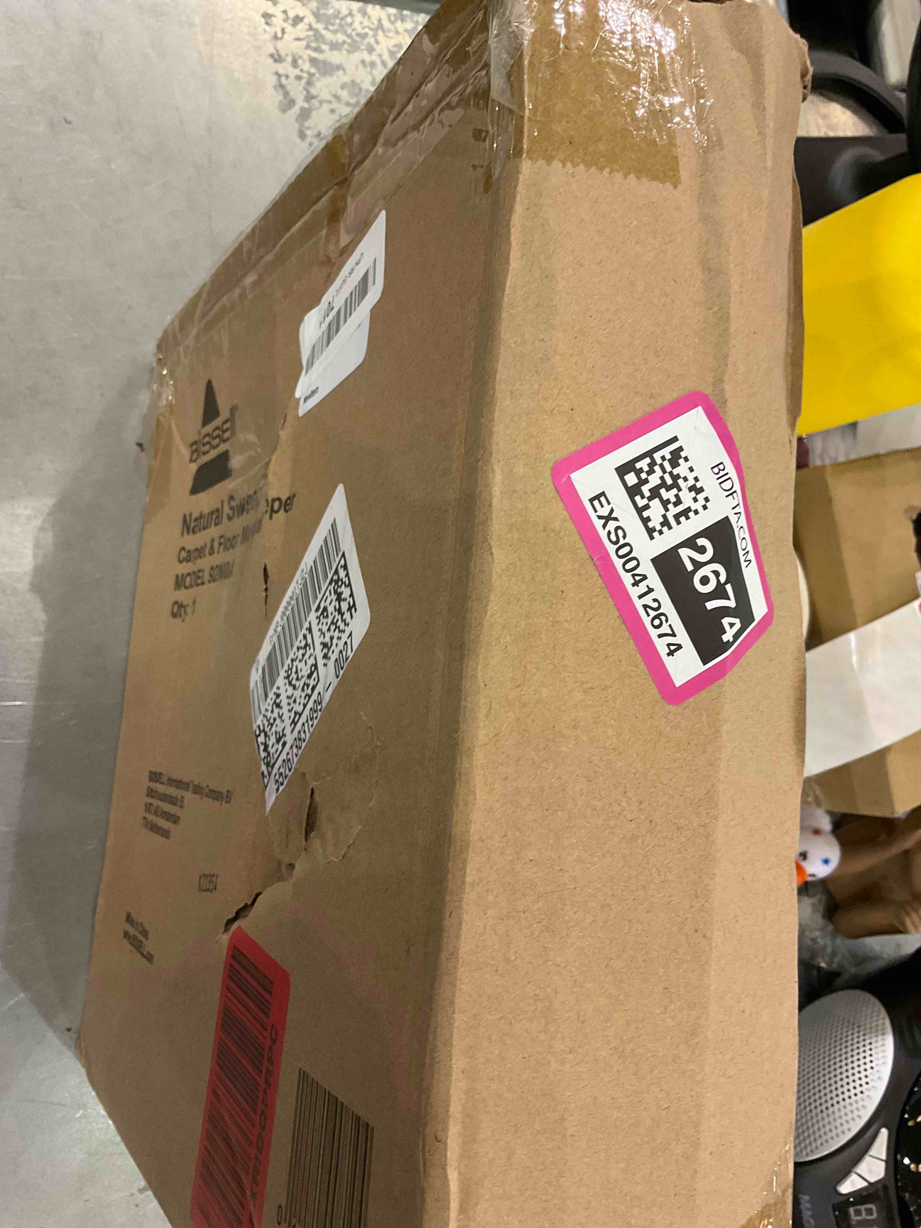 https://s3.amazonaws.com/lotting-images-prod/bidfta/EXS00412674_1692886685763.jpeg