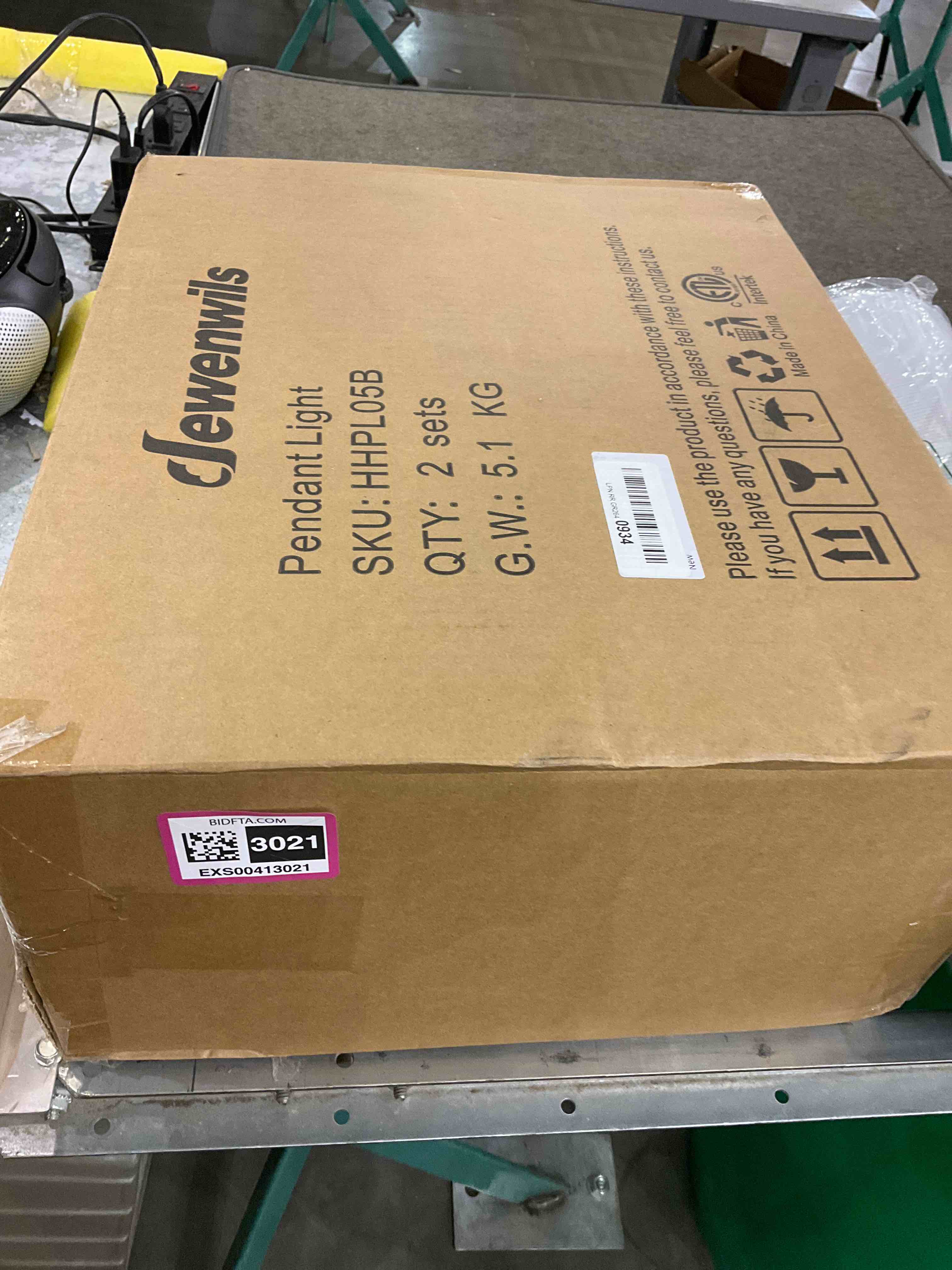 https://s3.amazonaws.com/lotting-images-prod/bidfta/EXS00413021_1692362195166.jpeg