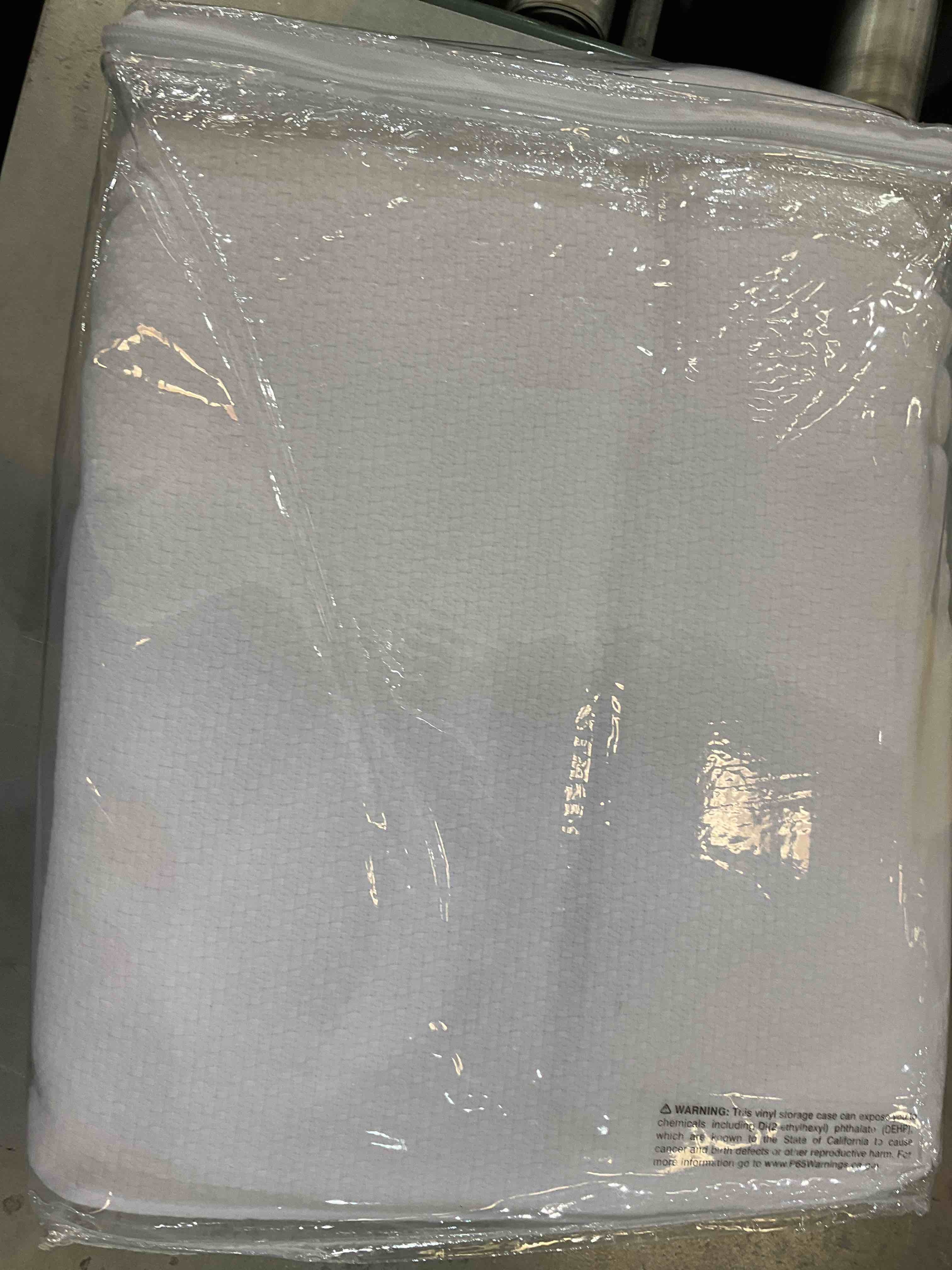 https://s3.amazonaws.com/lotting-images-prod/bidfta/EXS00413303_1692809137823.jpeg