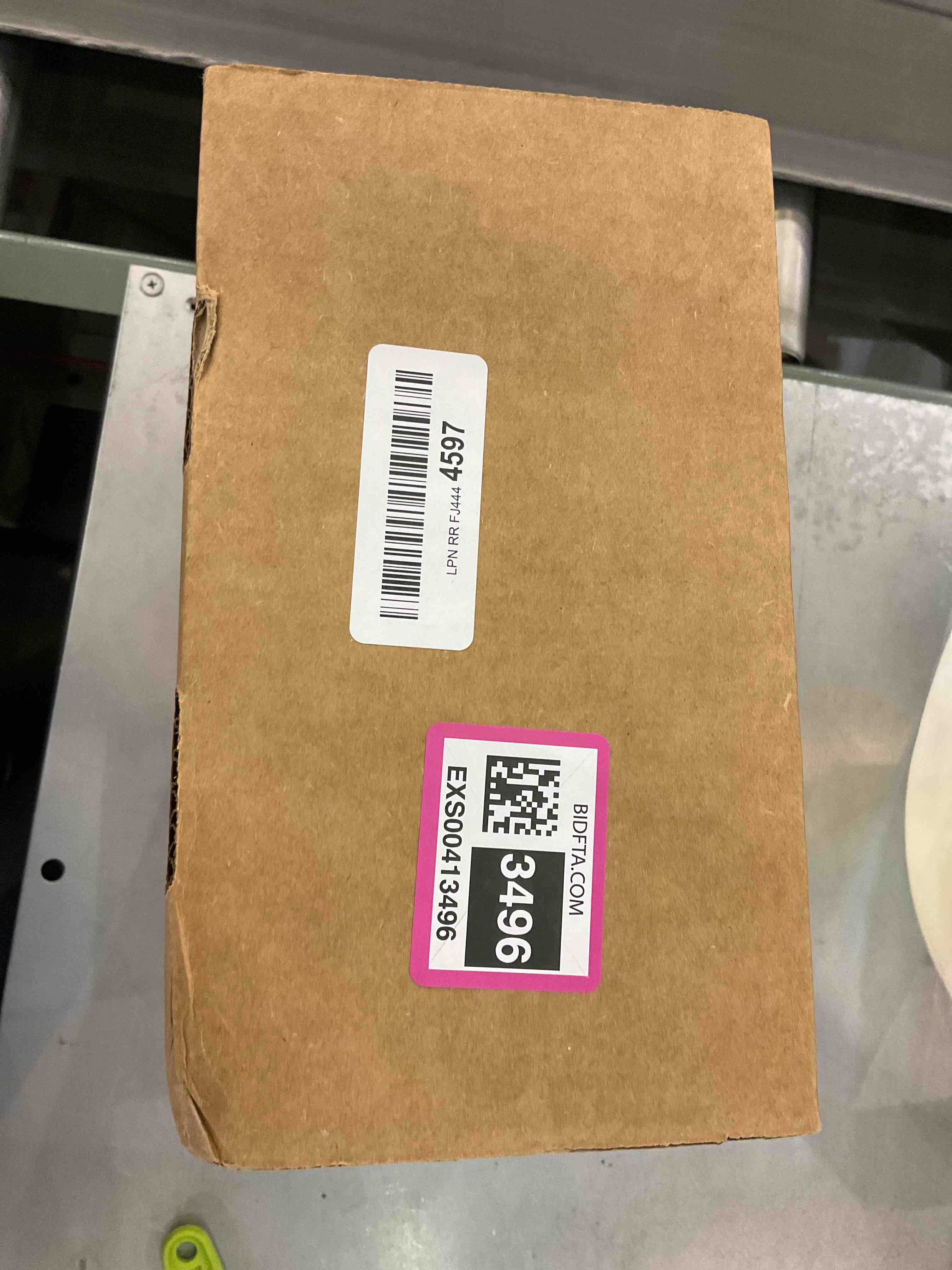https://s3.amazonaws.com/lotting-images-prod/bidfta/EXS00413496_1693244634854.jpeg