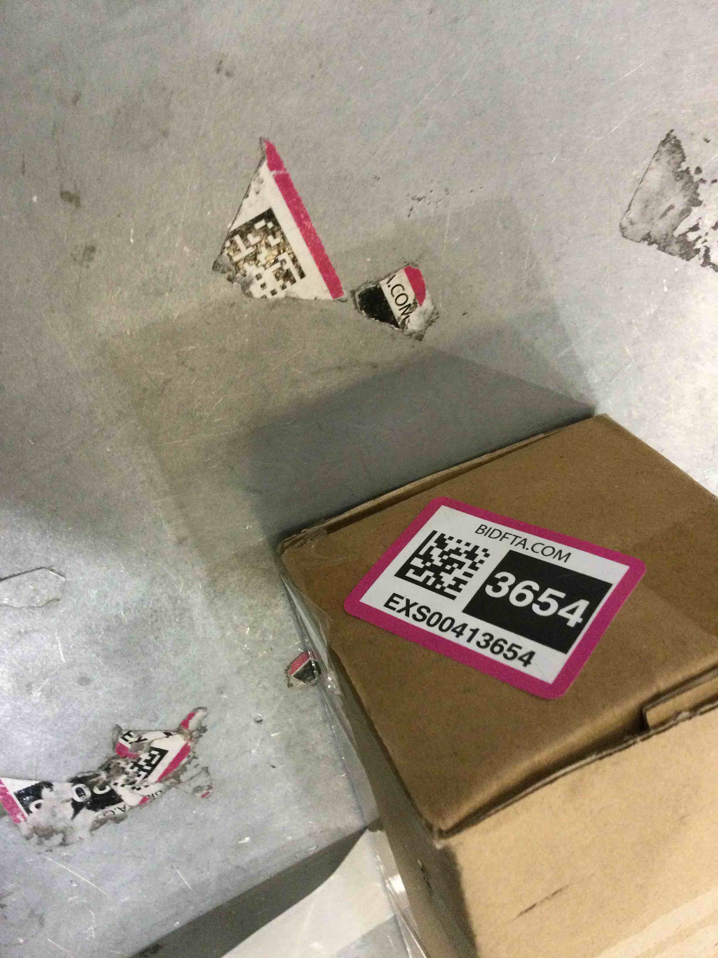 https://s3.amazonaws.com/lotting-images-prod/bidfta/EXS00413654_1692282996708.jpeg