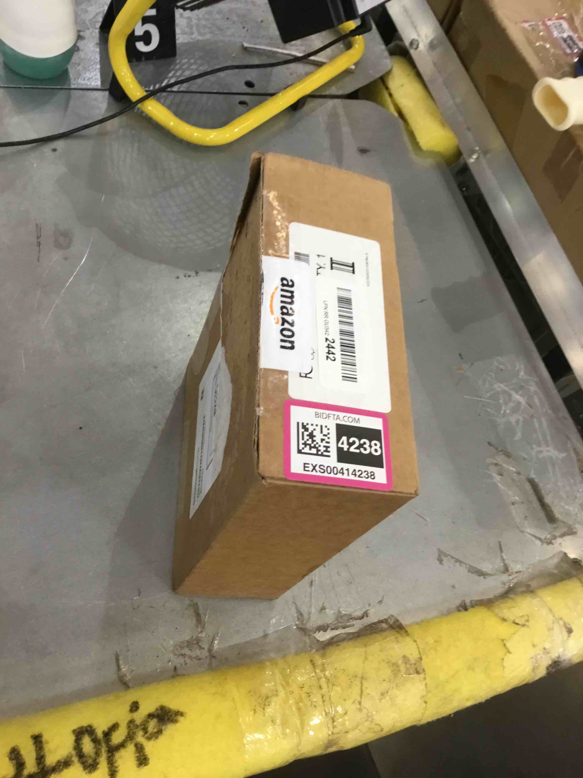 https://s3.amazonaws.com/lotting-images-prod/bidfta/EXS00414238_1692809180020.jpeg