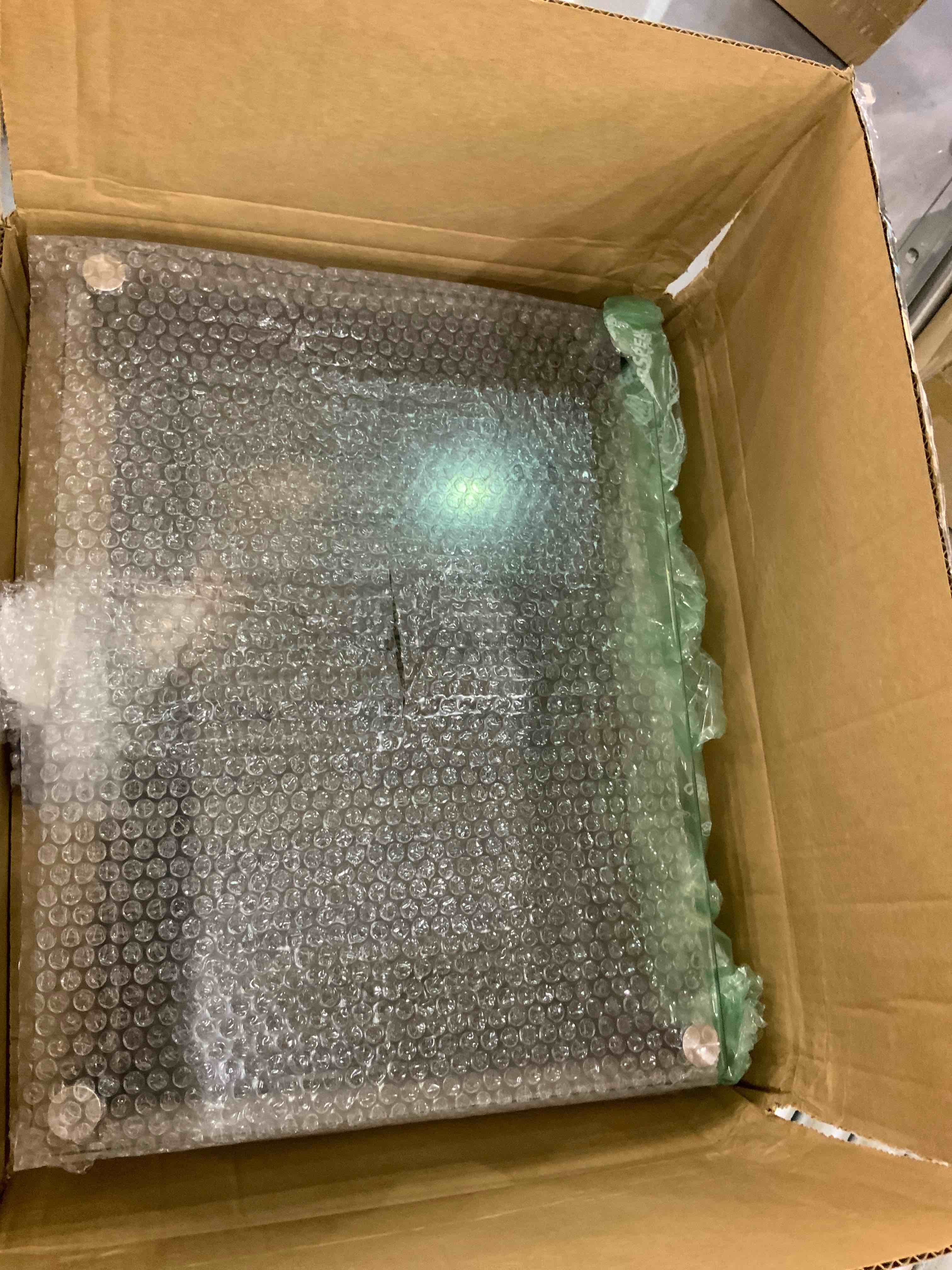https://s3.amazonaws.com/lotting-images-prod/bidfta/EXS00414685_1692286671976.jpeg