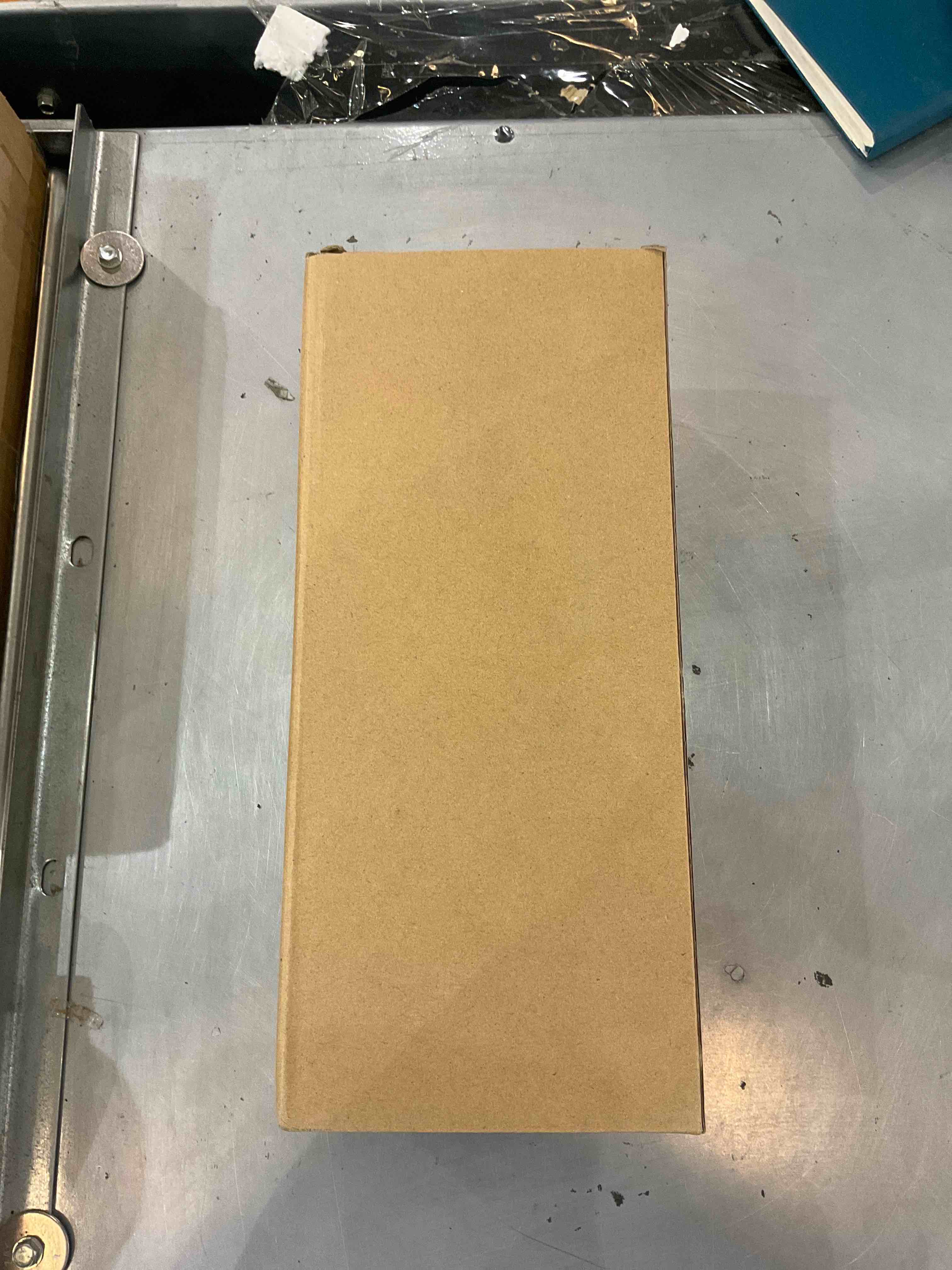https://s3.amazonaws.com/lotting-images-prod/bidfta/EXS00415263_1692279282531.jpeg