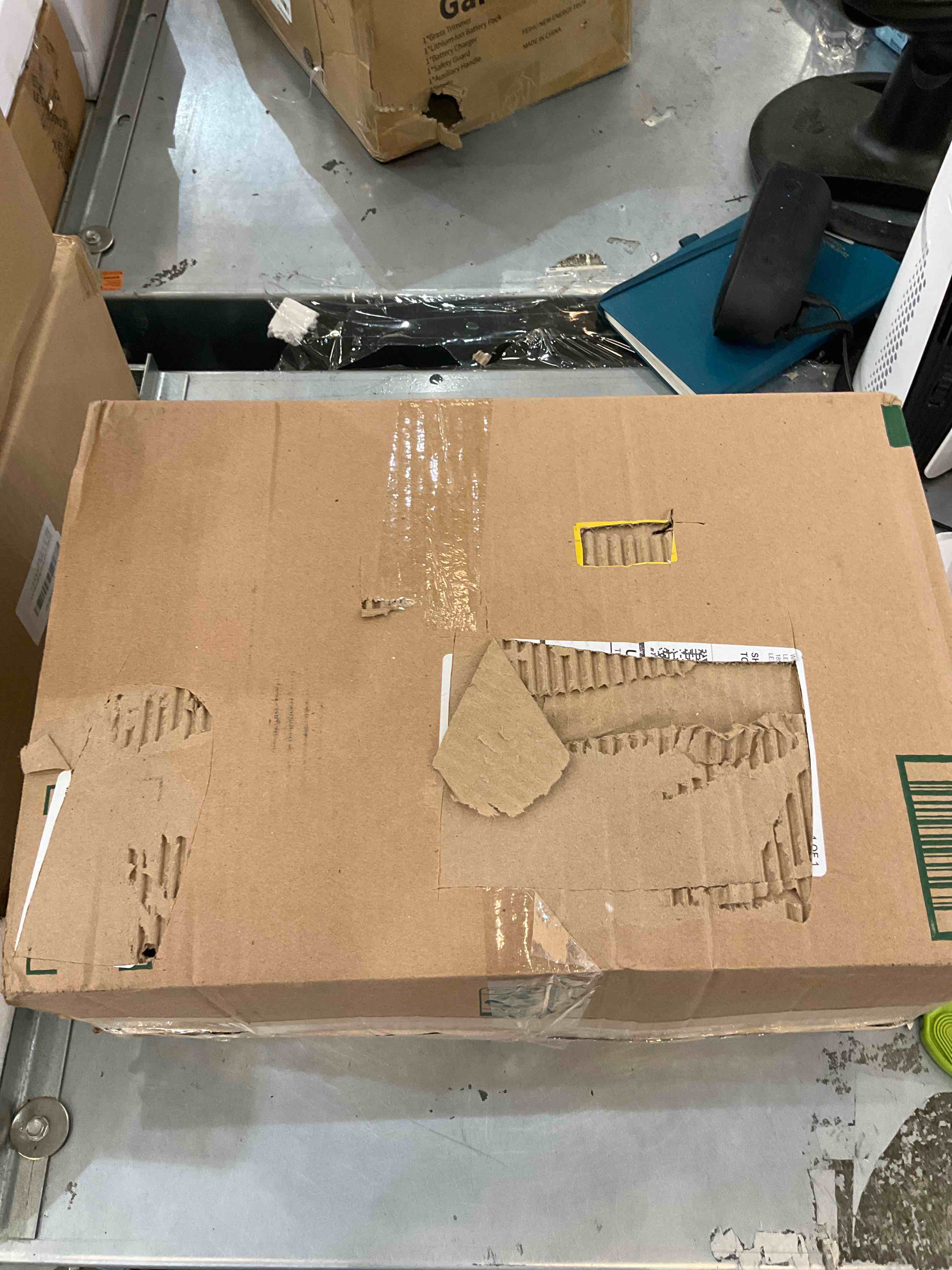 https://s3.amazonaws.com/lotting-images-prod/bidfta/EXS00415366_1692292556233.jpeg