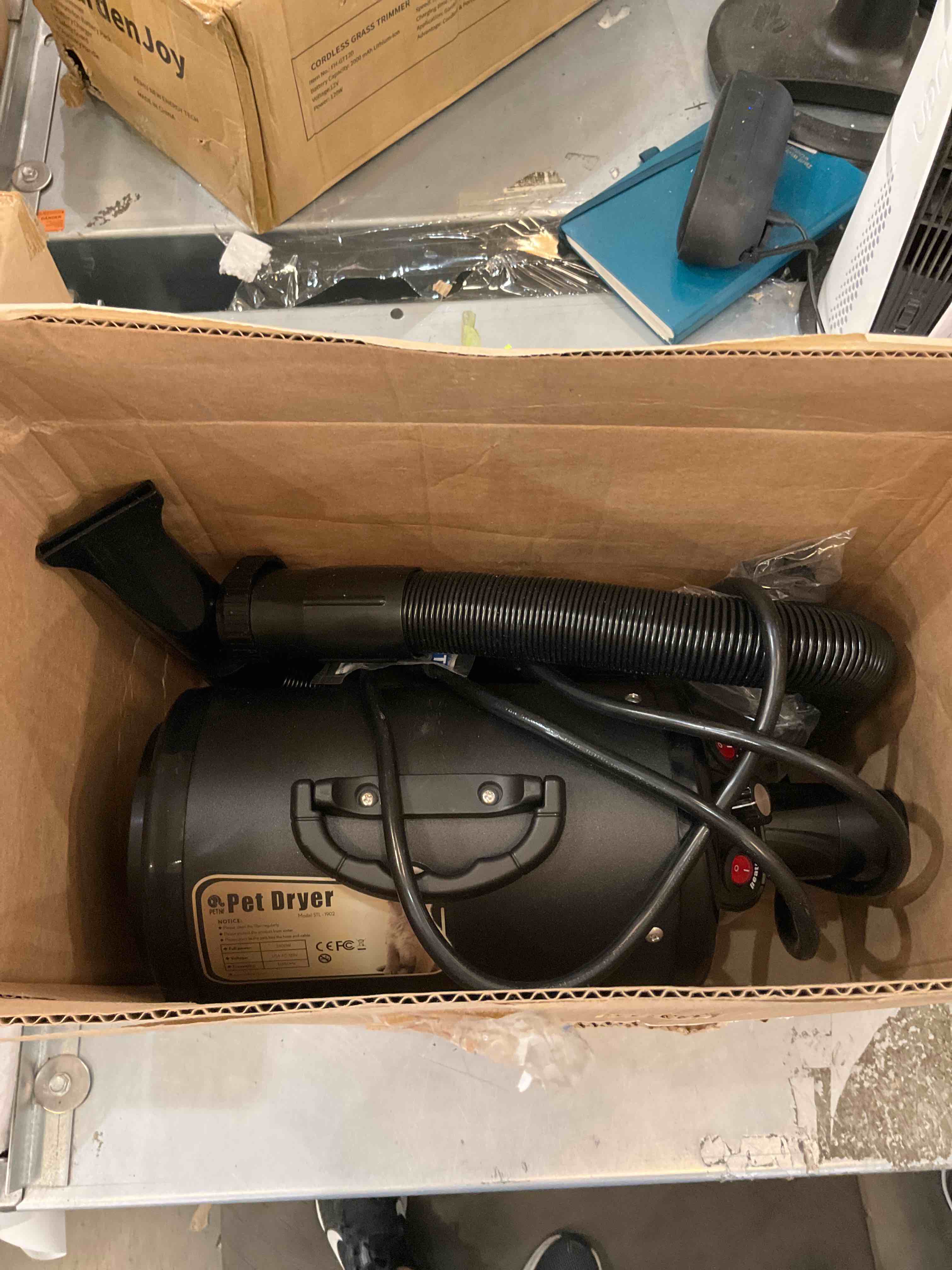 https://s3.amazonaws.com/lotting-images-prod/bidfta/EXS00415366_1692292576833.jpeg