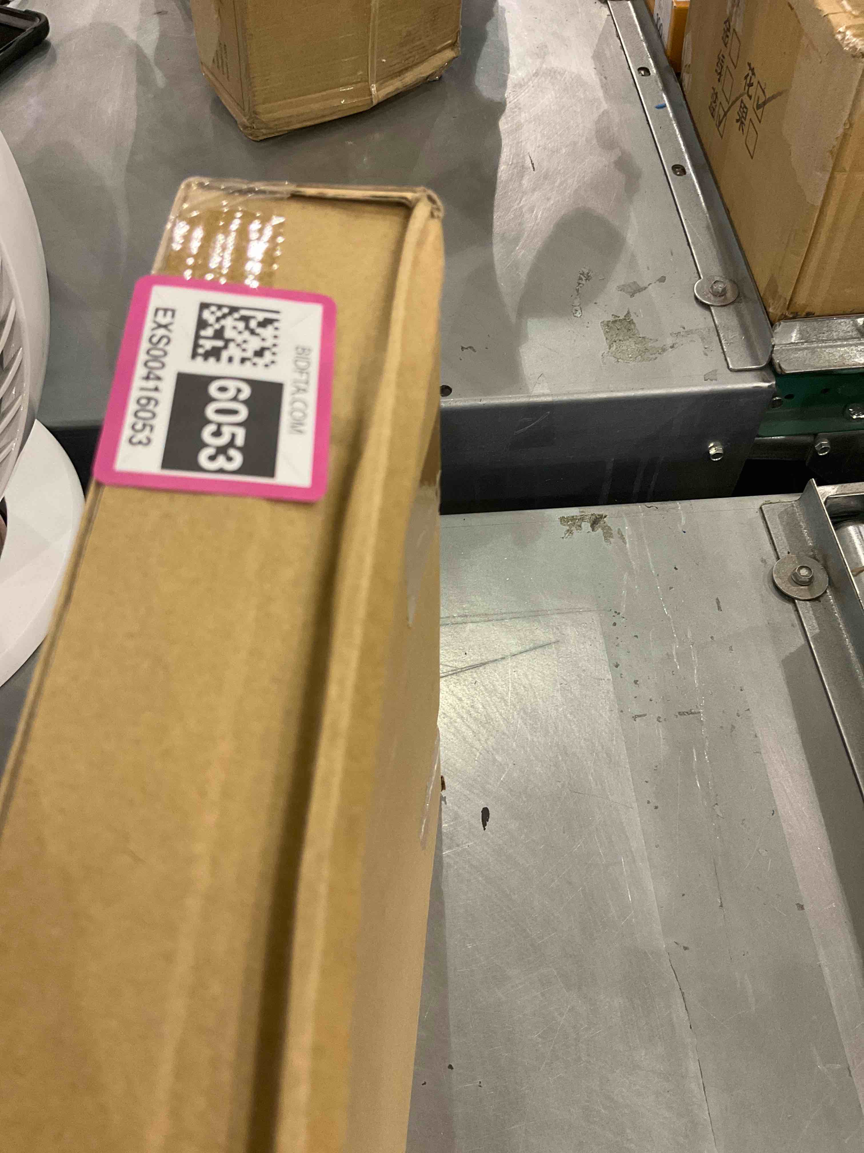 https://s3.amazonaws.com/lotting-images-prod/bidfta/EXS00416053_1692359585960.jpeg