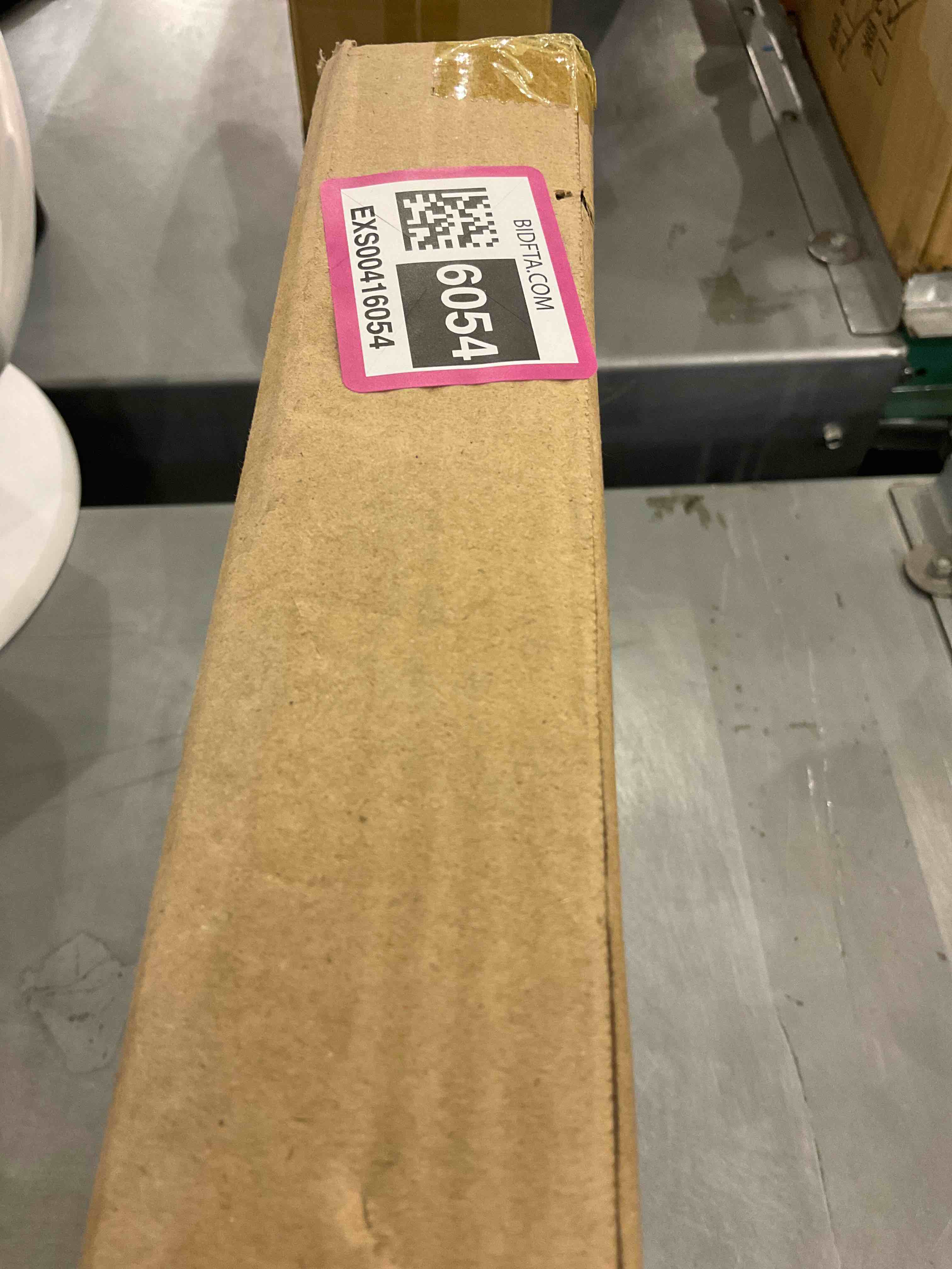 https://s3.amazonaws.com/lotting-images-prod/bidfta/EXS00416054_1692359625798.jpeg