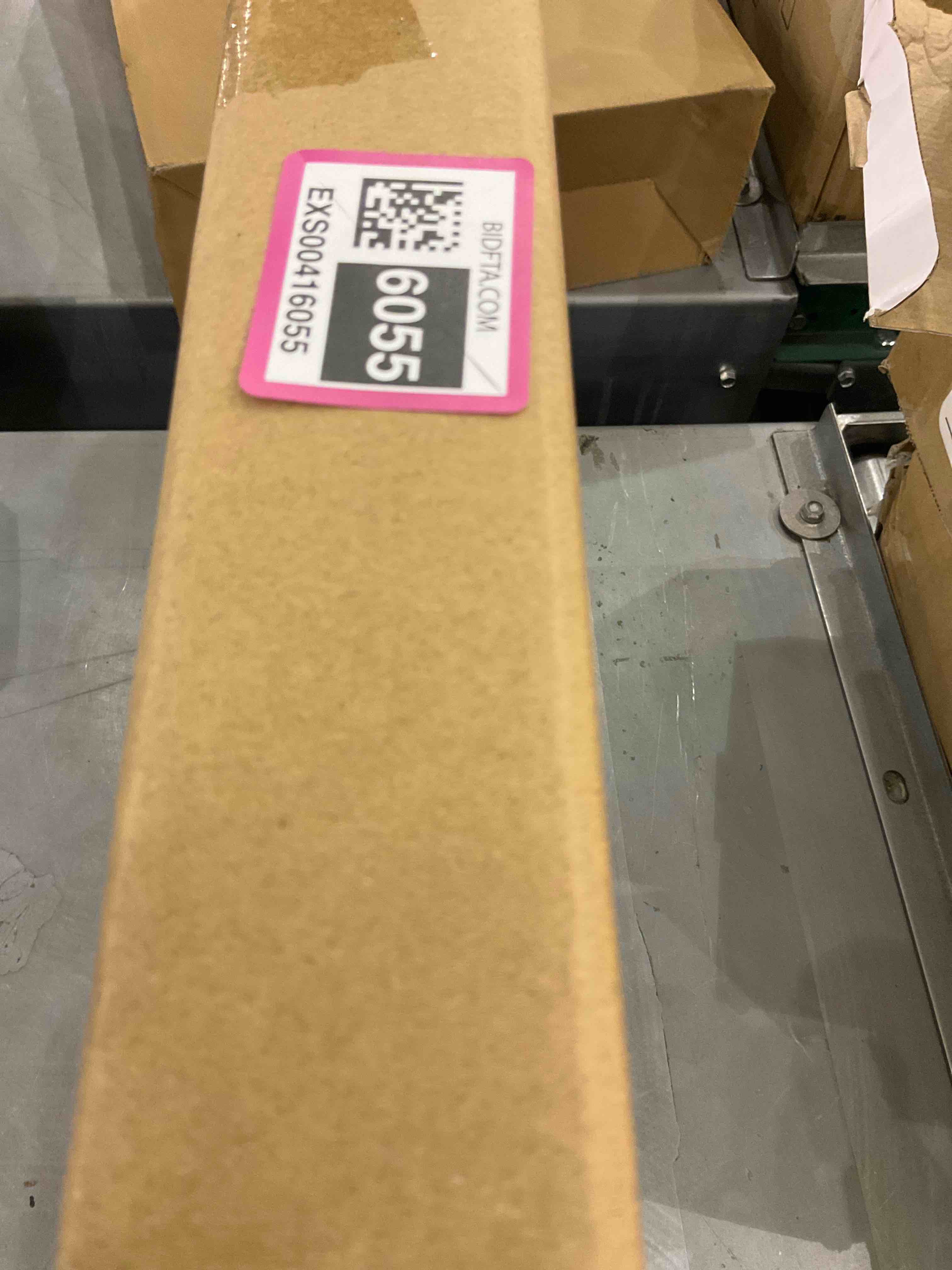 https://s3.amazonaws.com/lotting-images-prod/bidfta/EXS00416055_1692359708686.jpeg