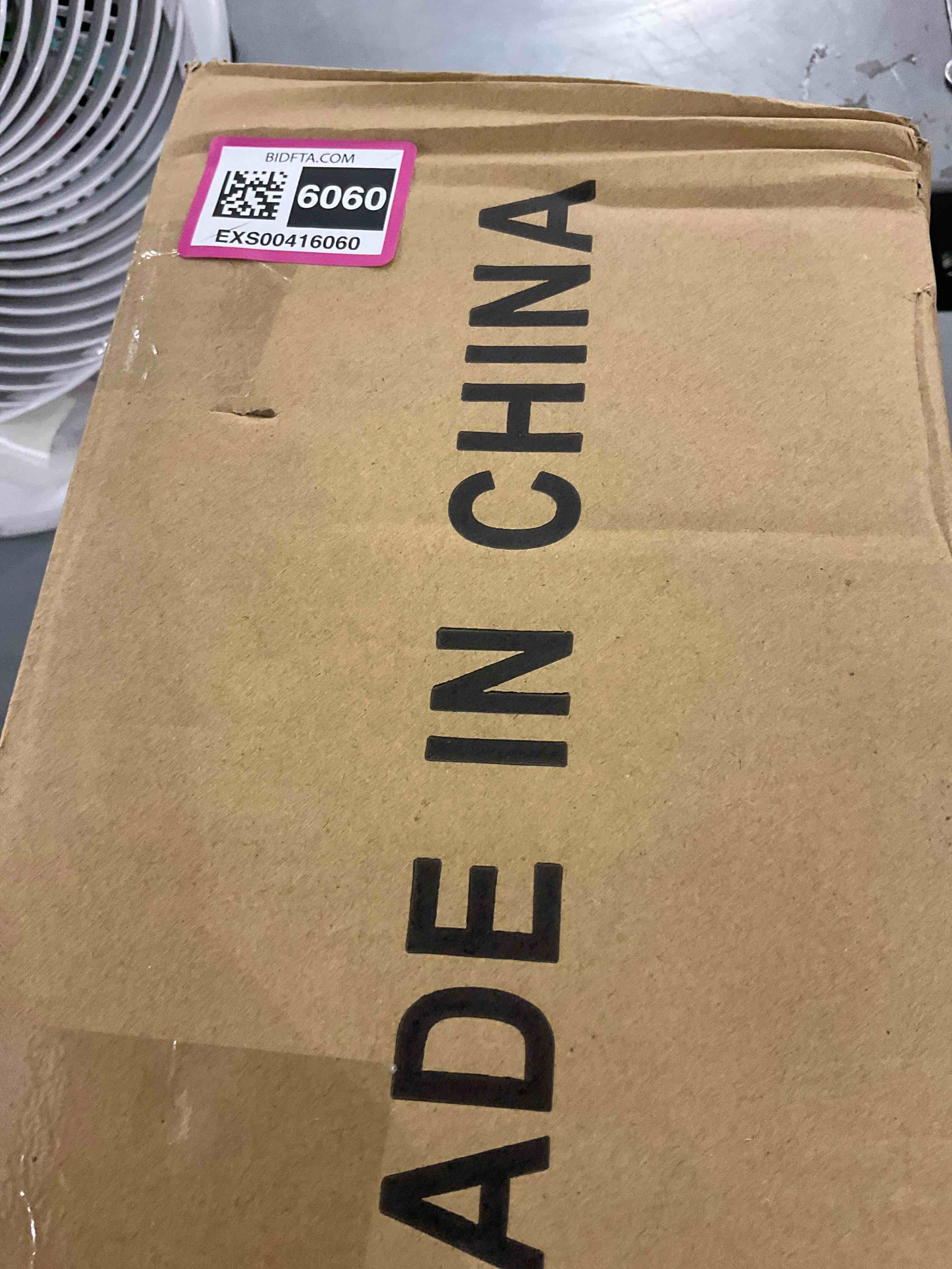 https://s3.amazonaws.com/lotting-images-prod/bidfta/EXS00416060_1692360191758.jpeg