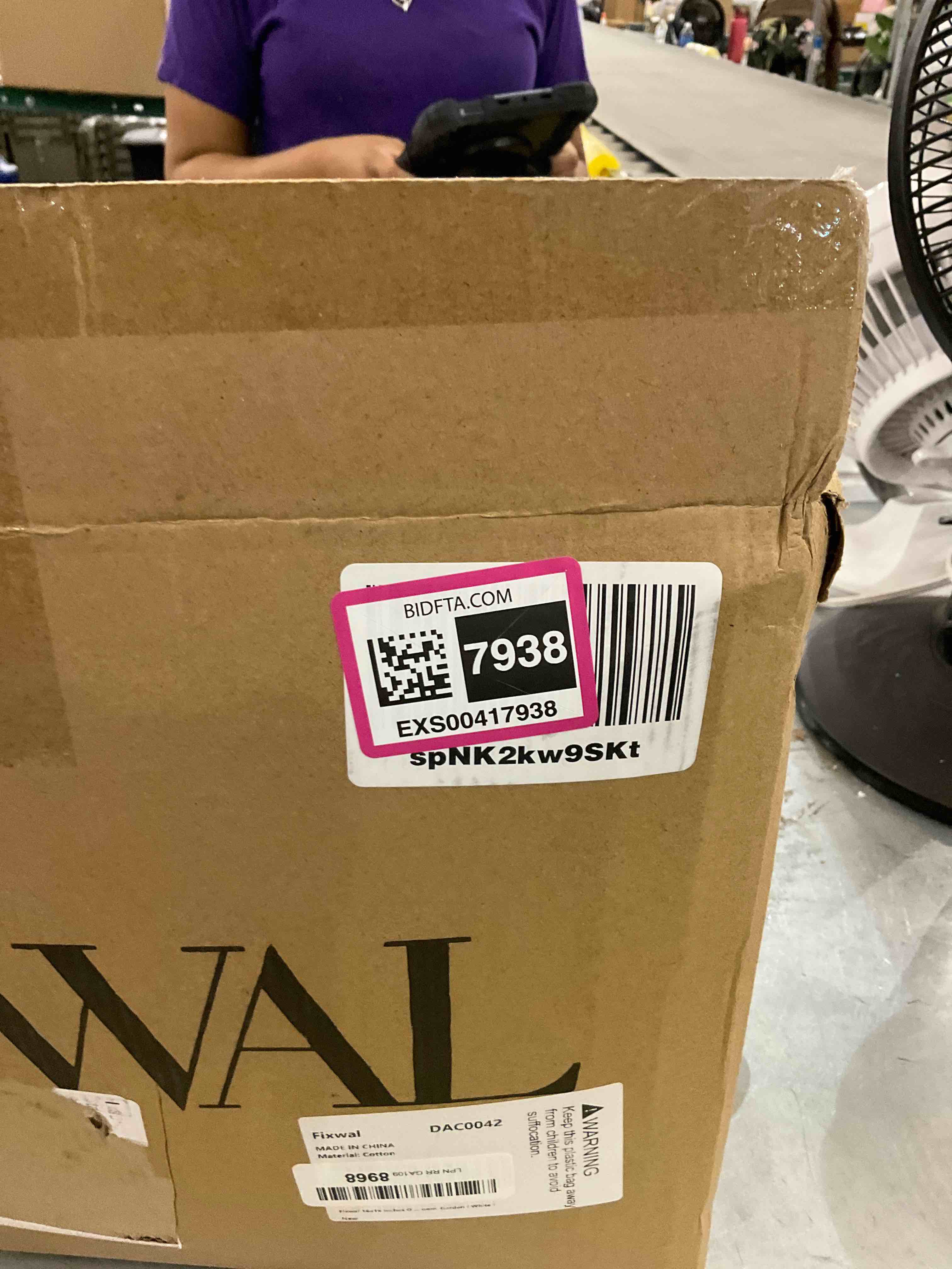 https://s3.amazonaws.com/lotting-images-prod/bidfta/EXS00417938_1692287028537.jpeg