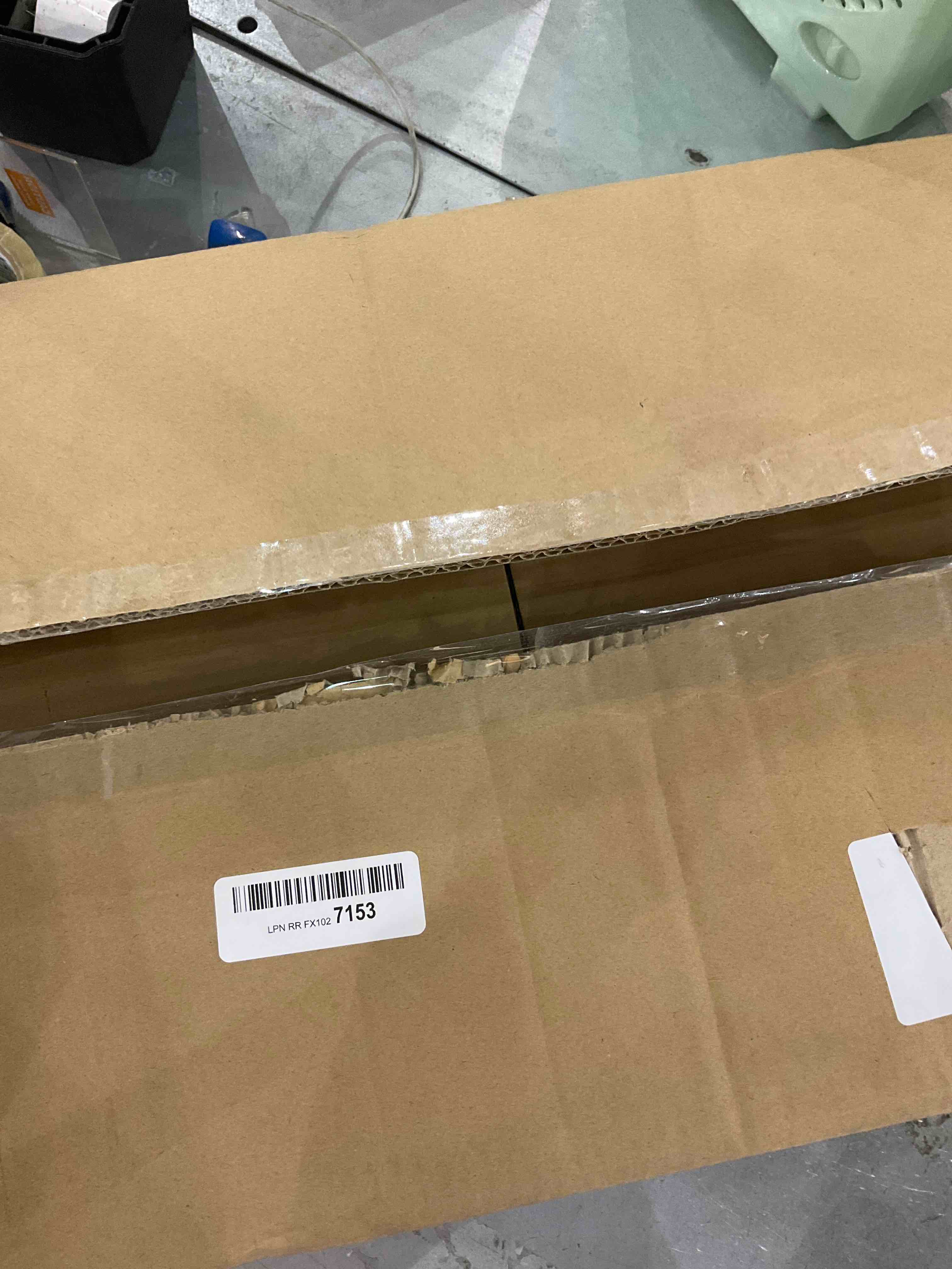 https://s3.amazonaws.com/lotting-images-prod/bidfta/EXS00418082_1692101301109.jpeg