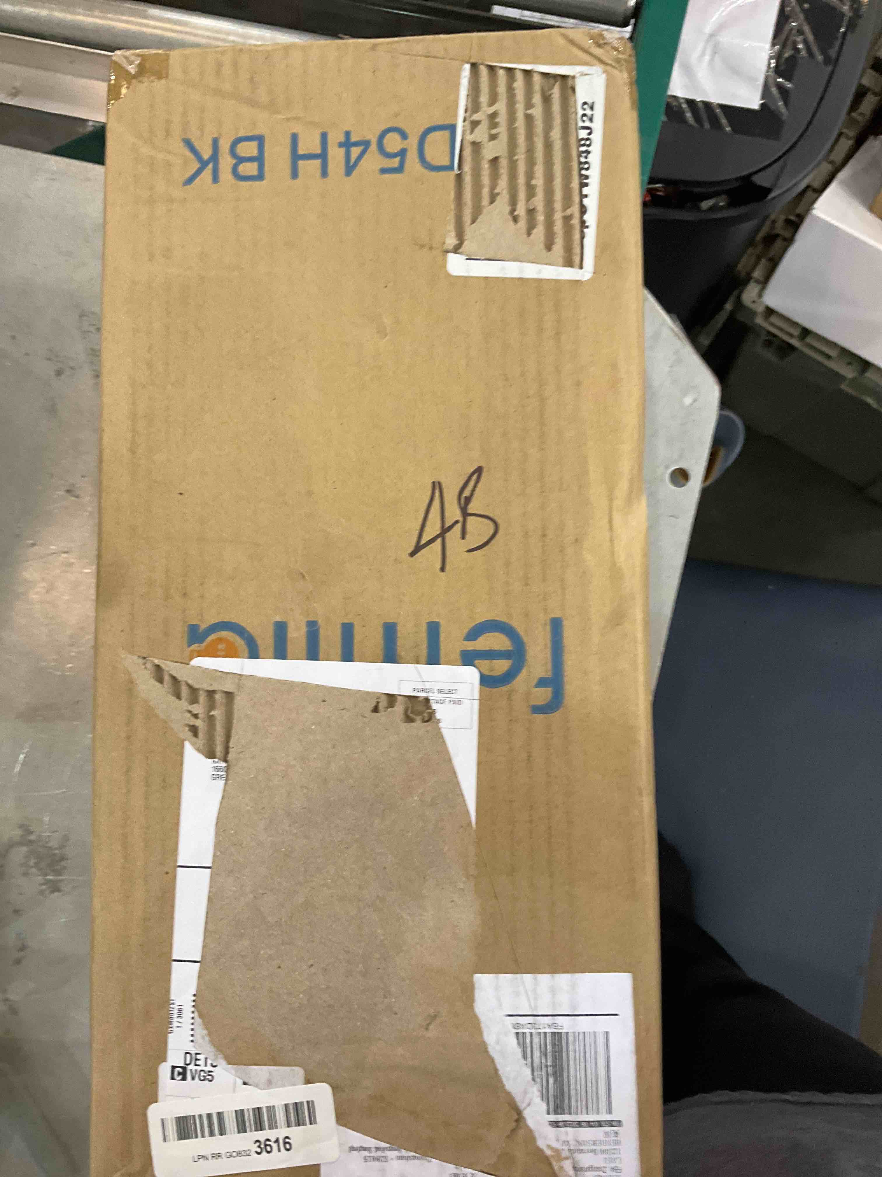 https://s3.amazonaws.com/lotting-images-prod/bidfta/EXS00418388_1692285059753.jpeg