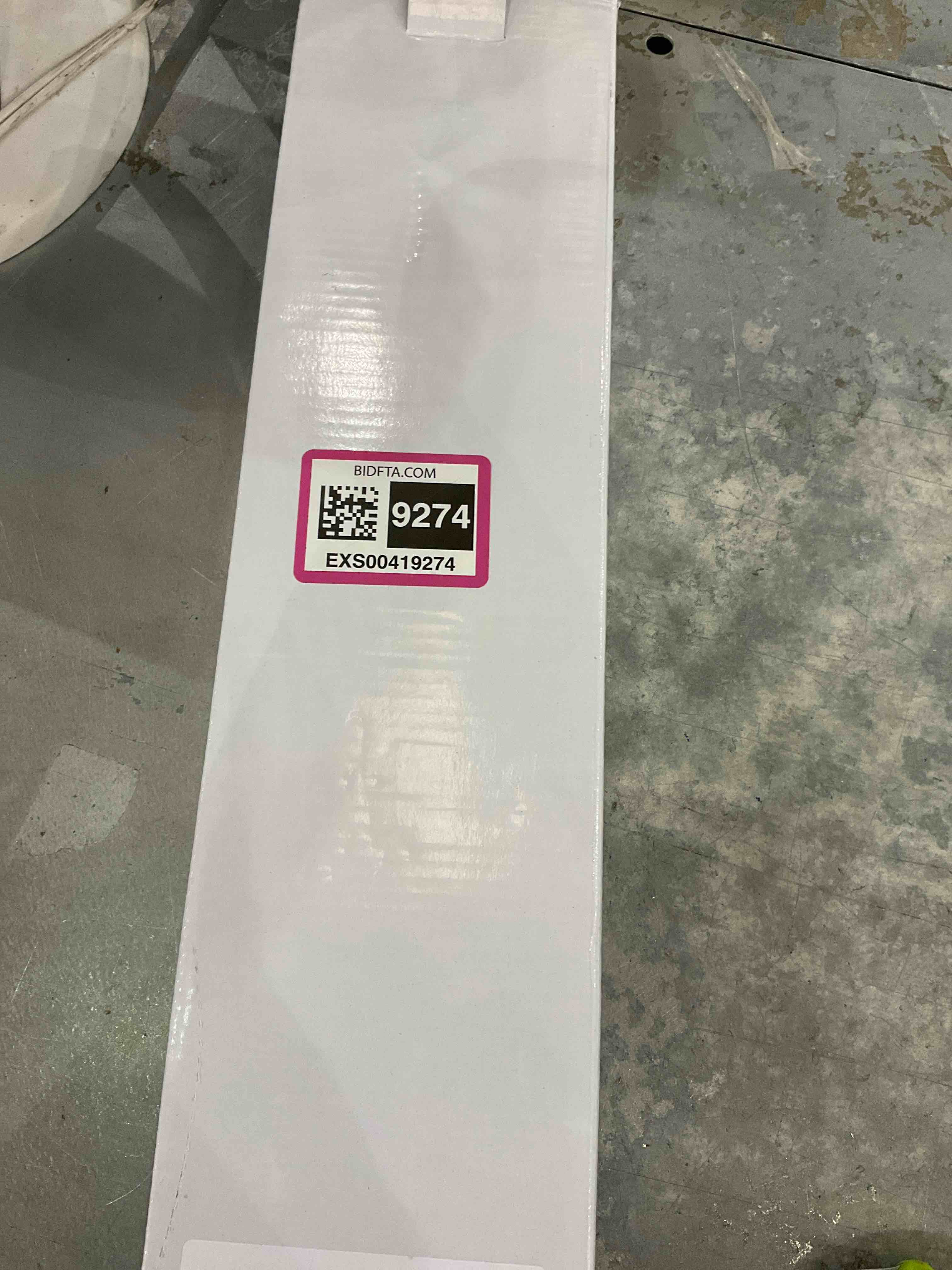 https://s3.amazonaws.com/lotting-images-prod/bidfta/EXS00419274_1692362581670.jpeg