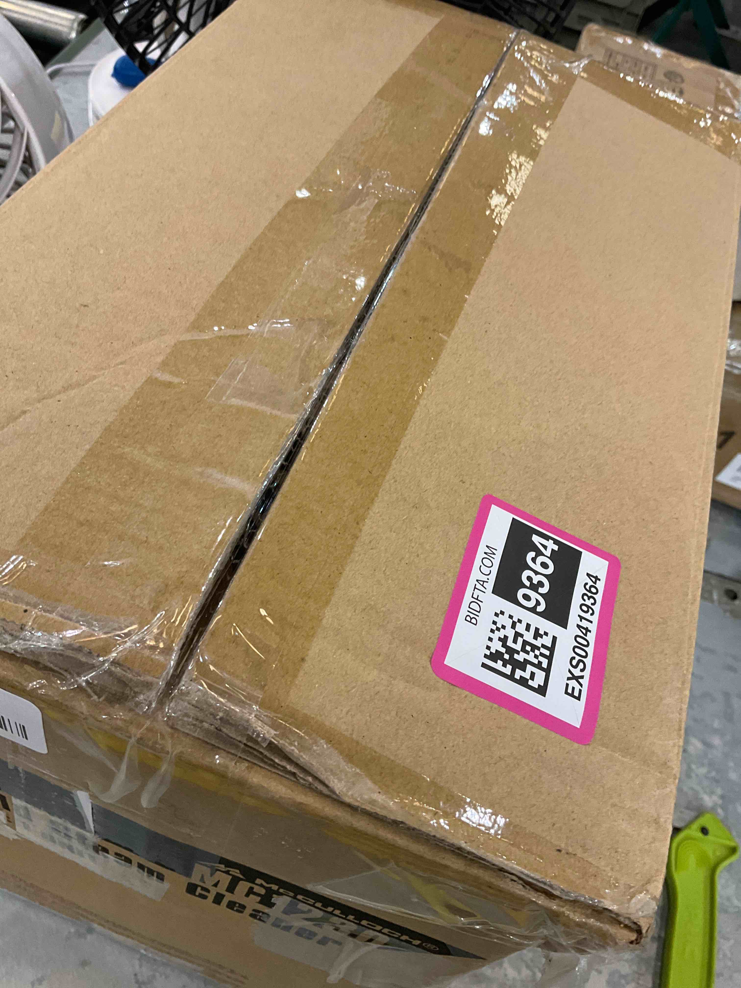 https://s3.amazonaws.com/lotting-images-prod/bidfta/EXS00419364_1692631329540.jpeg