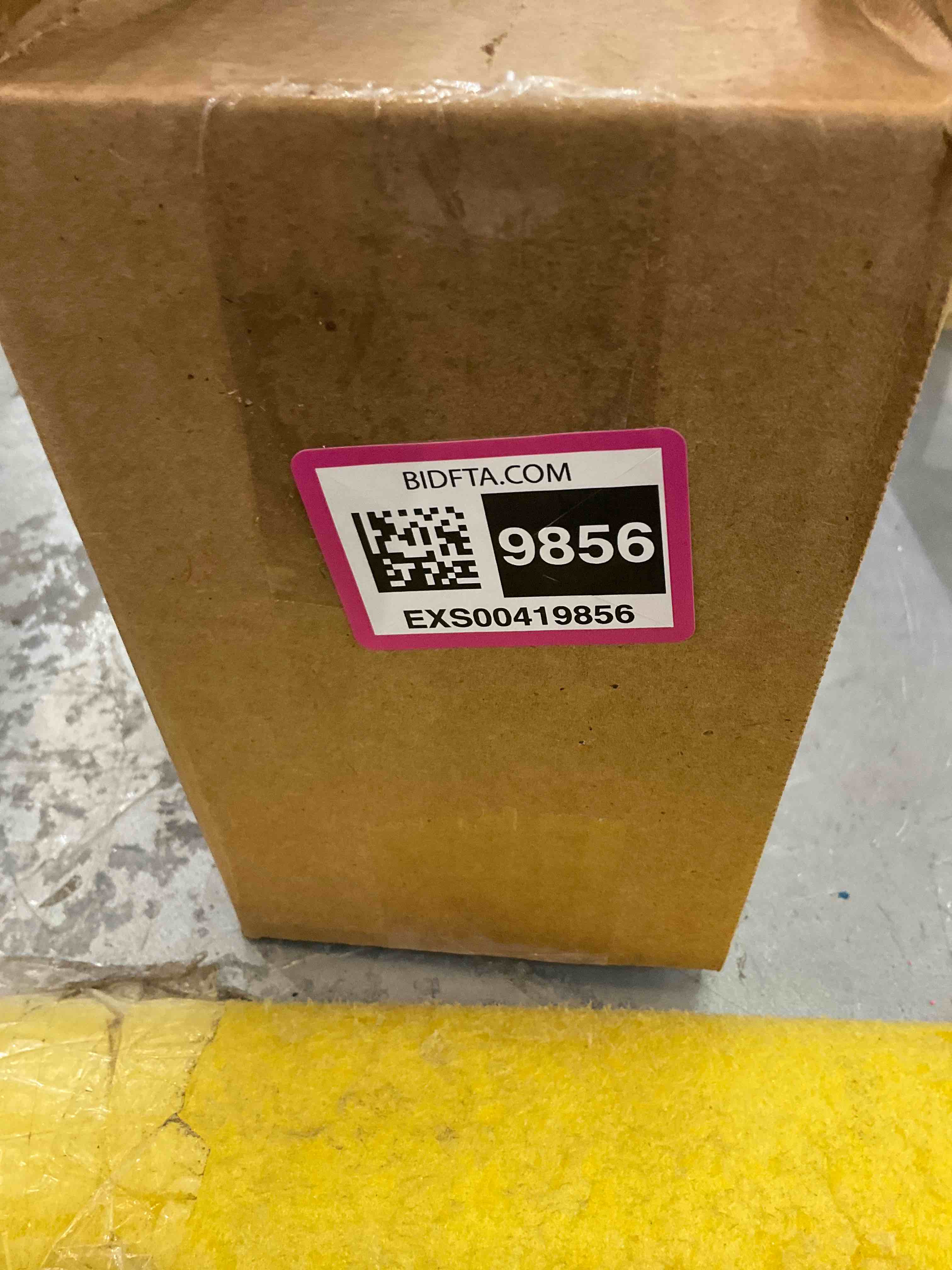 https://s3.amazonaws.com/lotting-images-prod/bidfta/EXS00419856_1692808911672.jpeg