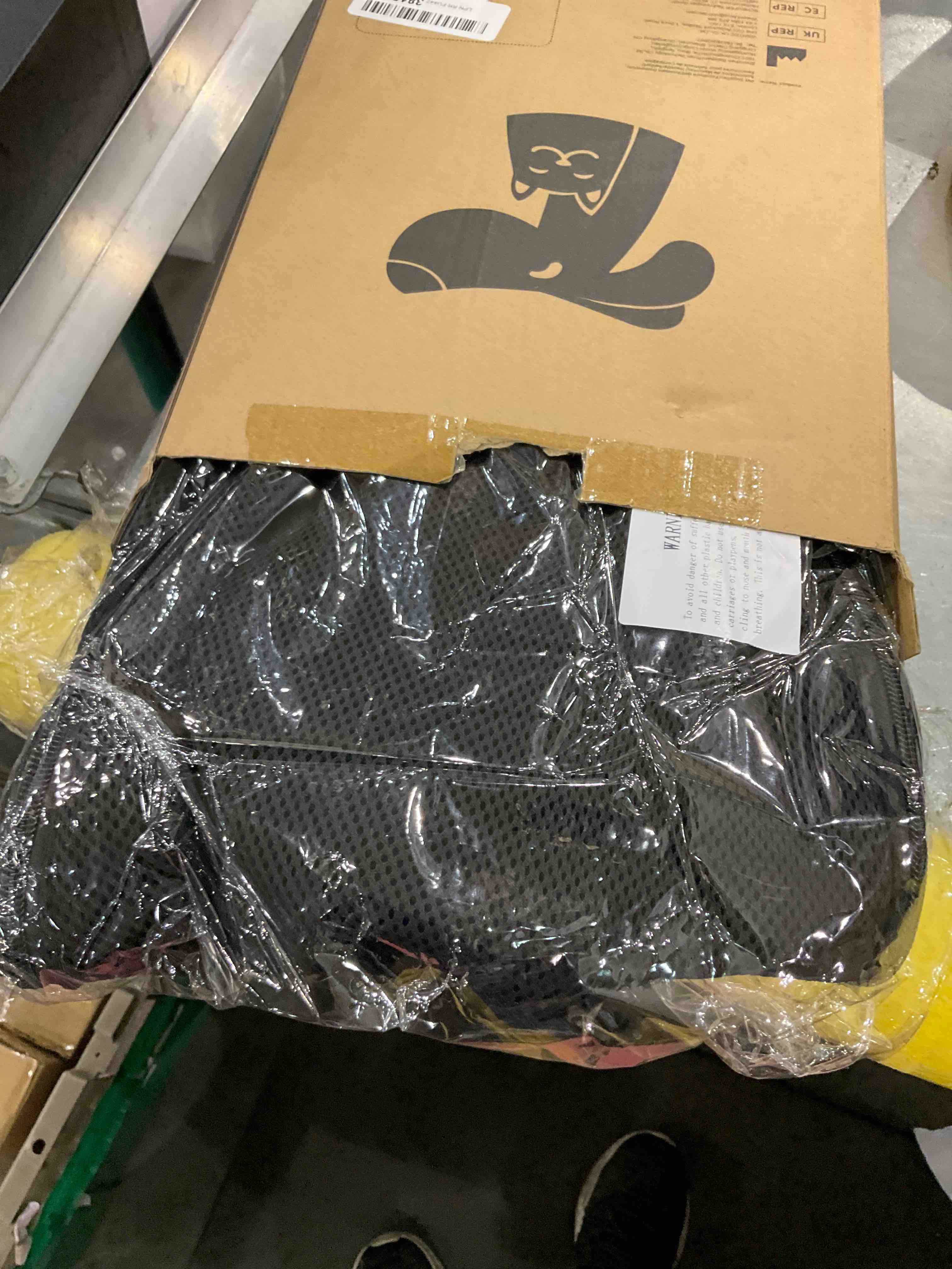 https://s3.amazonaws.com/lotting-images-prod/bidfta/EXS00419921_1692877525289.jpeg