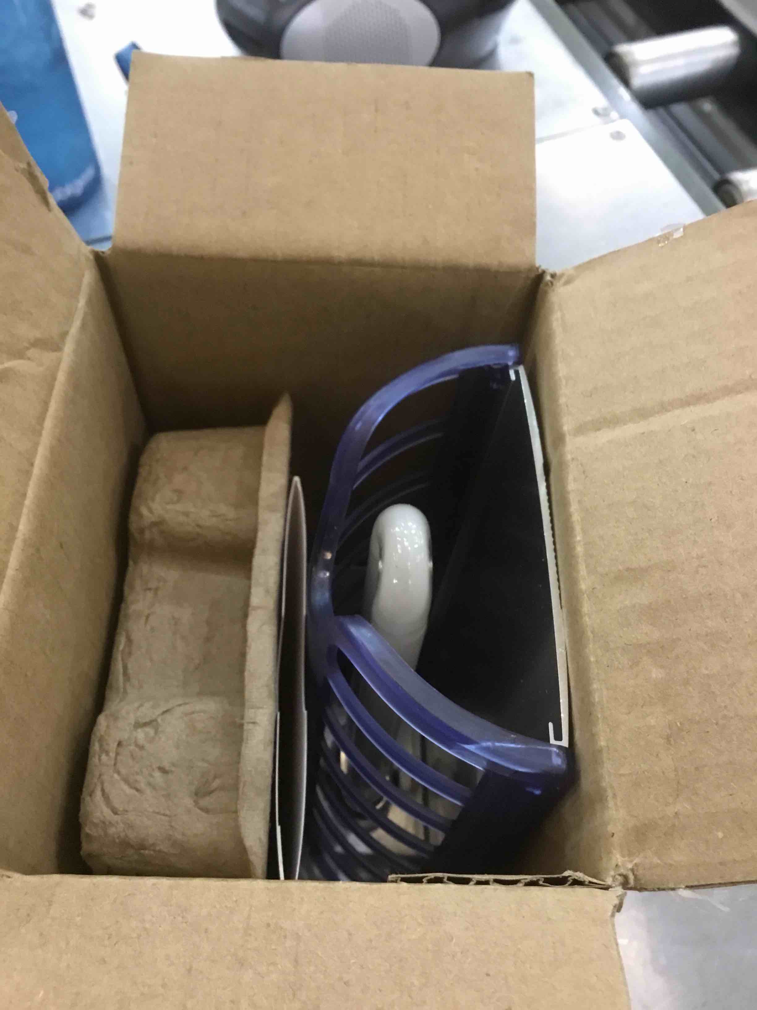 https://s3.amazonaws.com/lotting-images-prod/bidfta/EXS00420233_1692804030632.jpeg