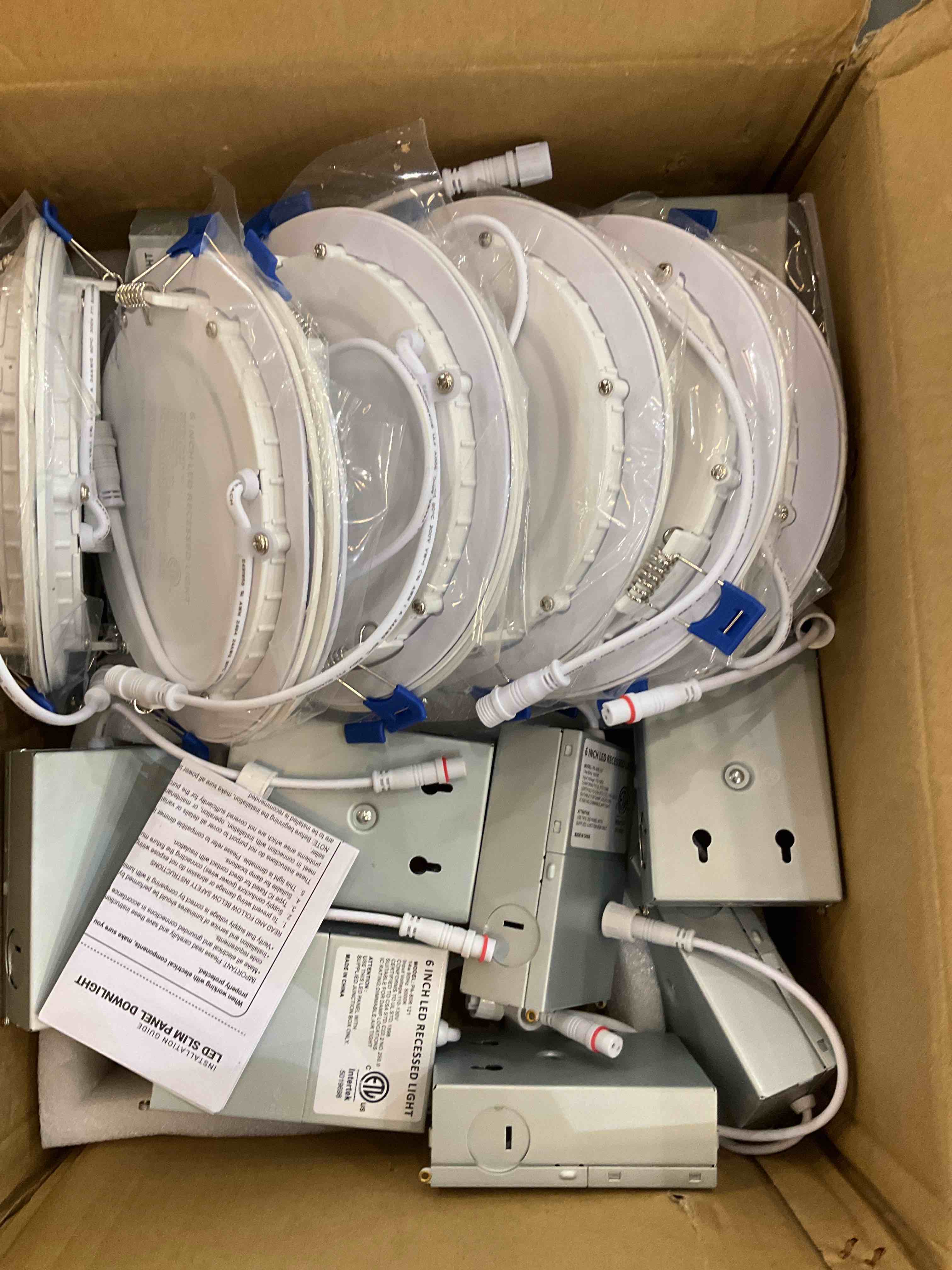 https://s3.amazonaws.com/lotting-images-prod/bidfta/EXS00421509_1692728796185.jpeg