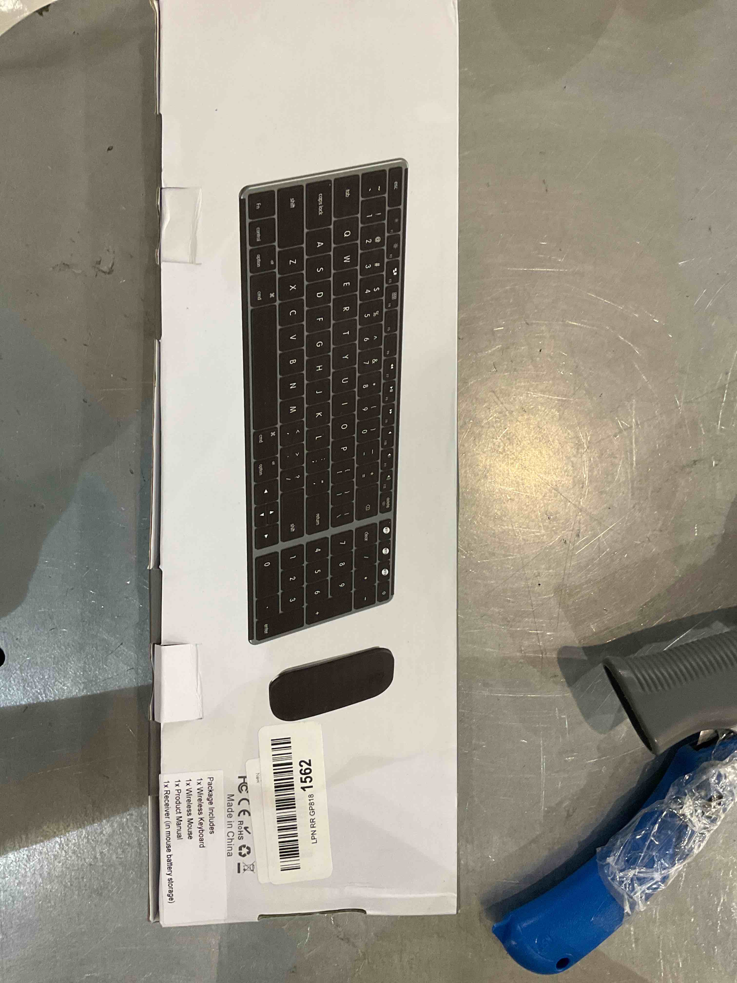 https://s3.amazonaws.com/lotting-images-prod/bidfta/EXS00421728_1692878020878.jpeg