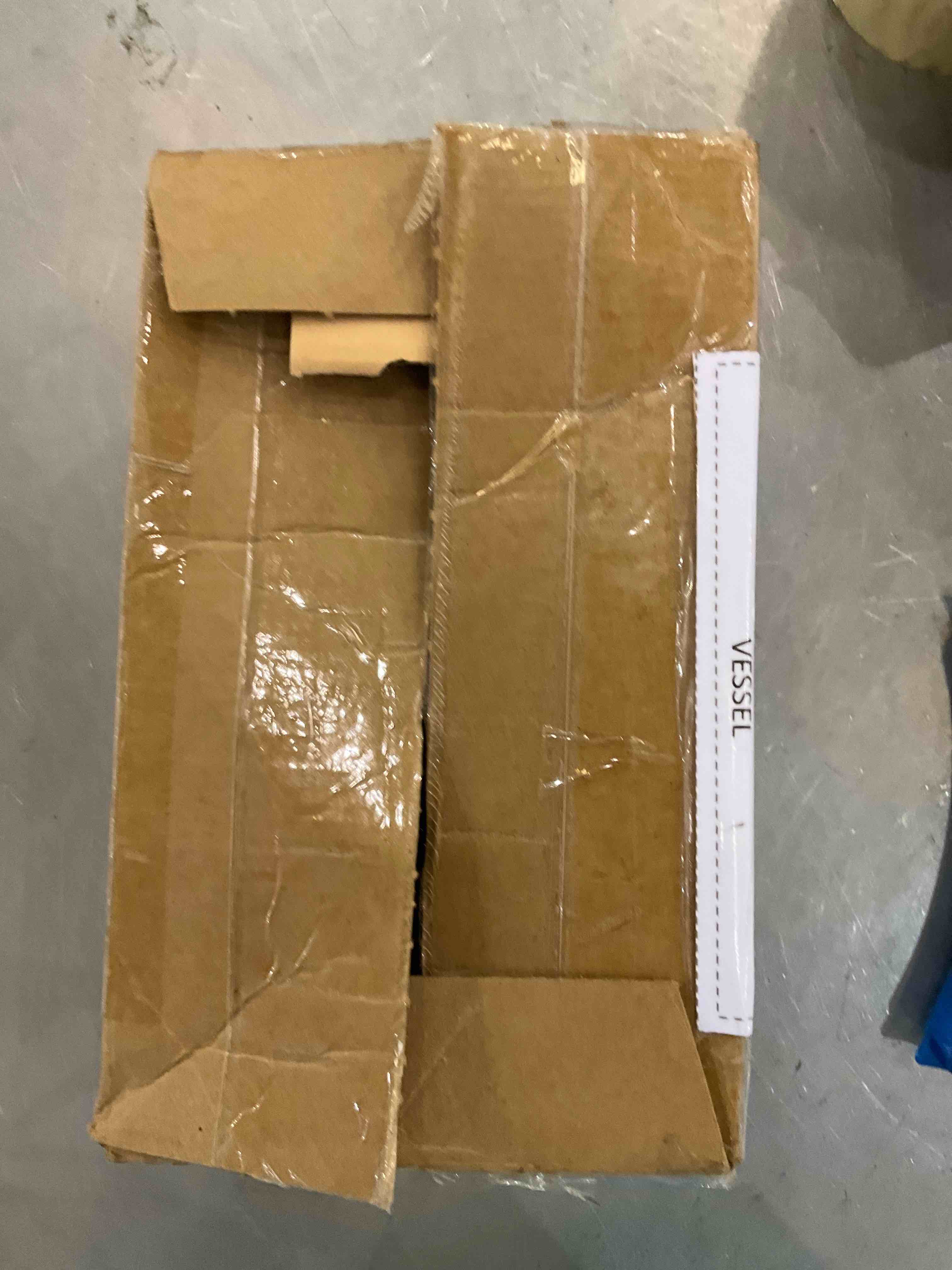 https://s3.amazonaws.com/lotting-images-prod/bidfta/EXS00421938_1692973444543.jpeg