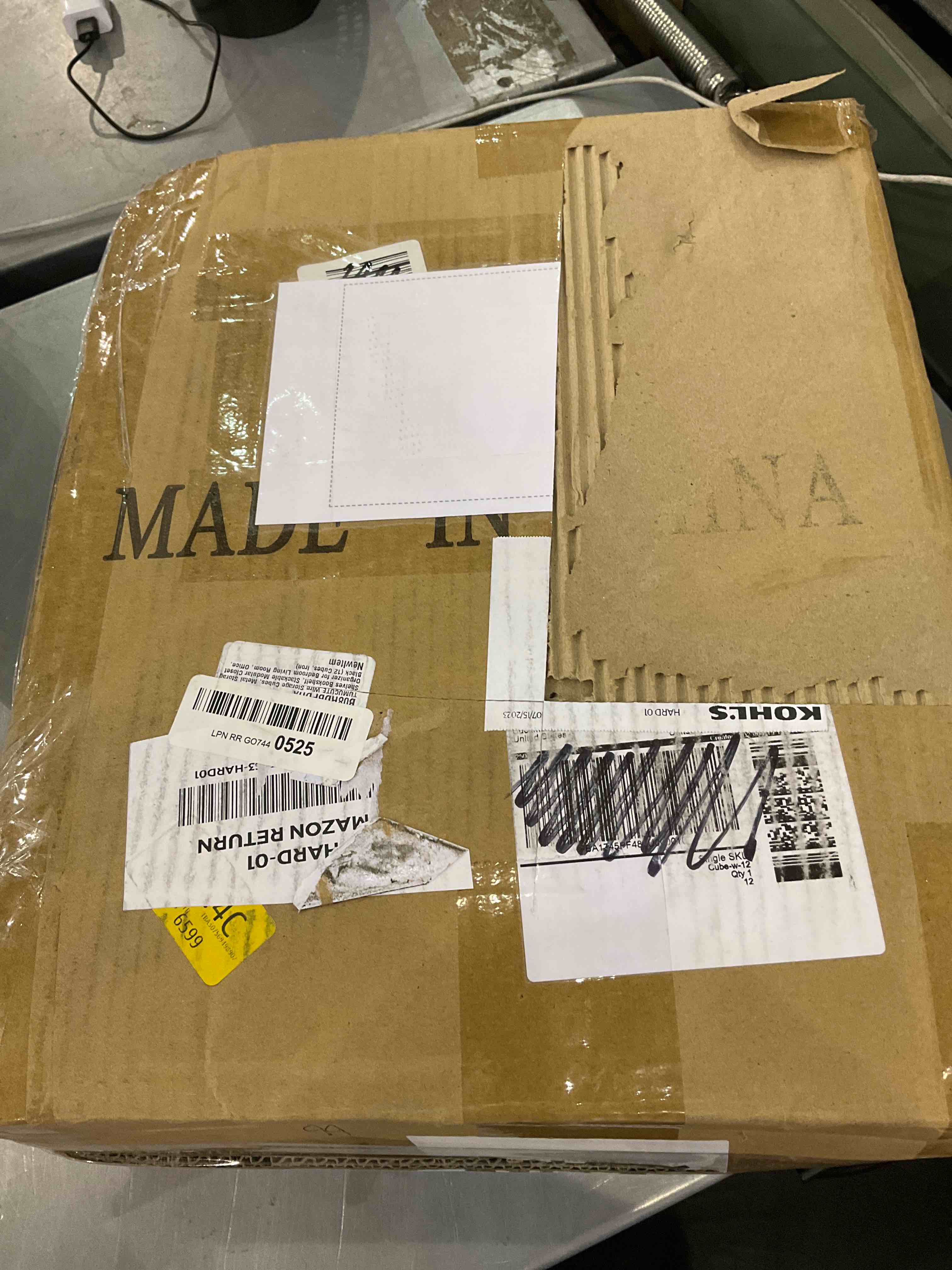 https://s3.amazonaws.com/lotting-images-prod/bidfta/EXS00422066_1692877243987.jpeg