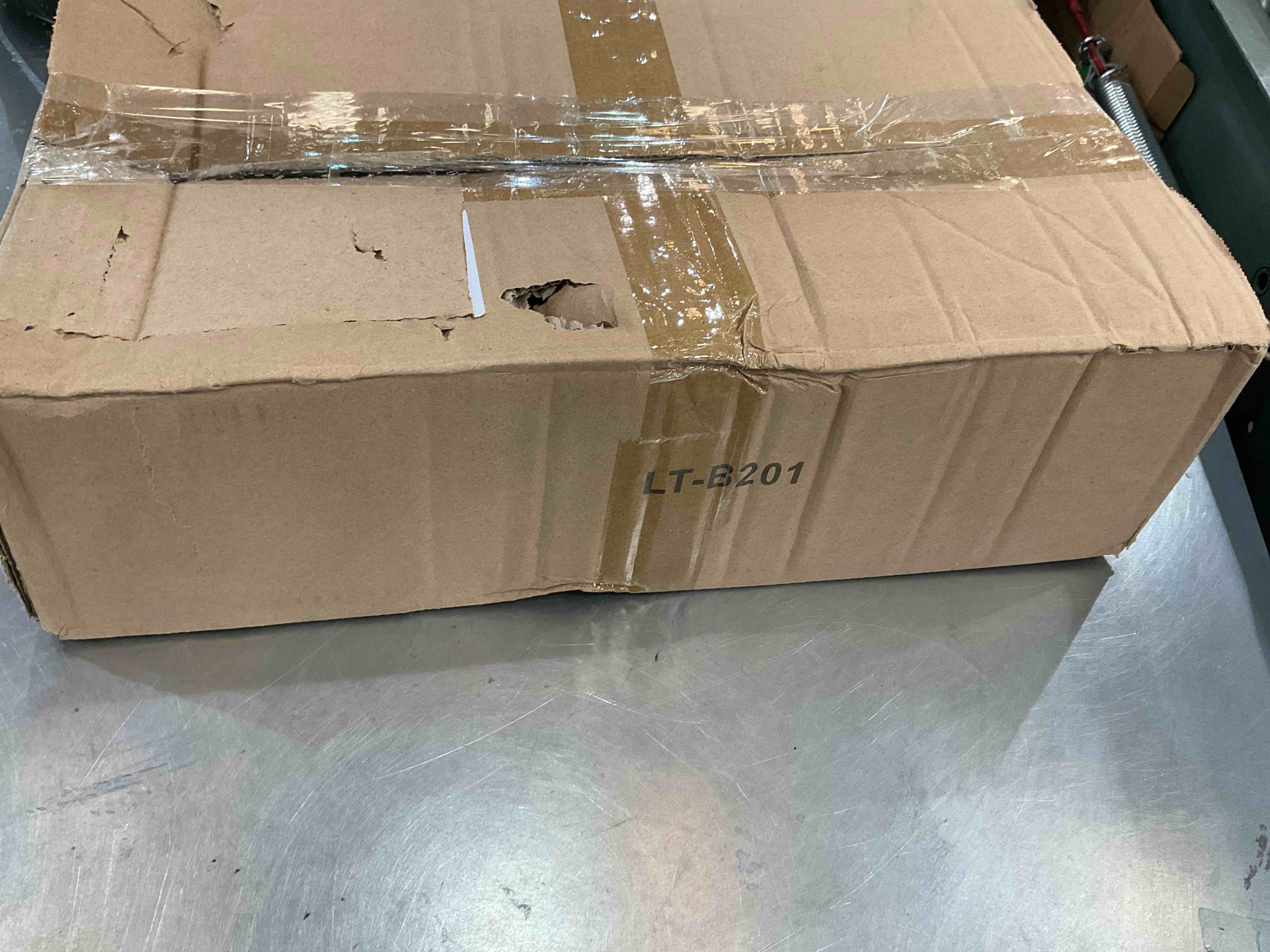 https://s3.amazonaws.com/lotting-images-prod/bidfta/EXS00422724_1693590432370.jpeg