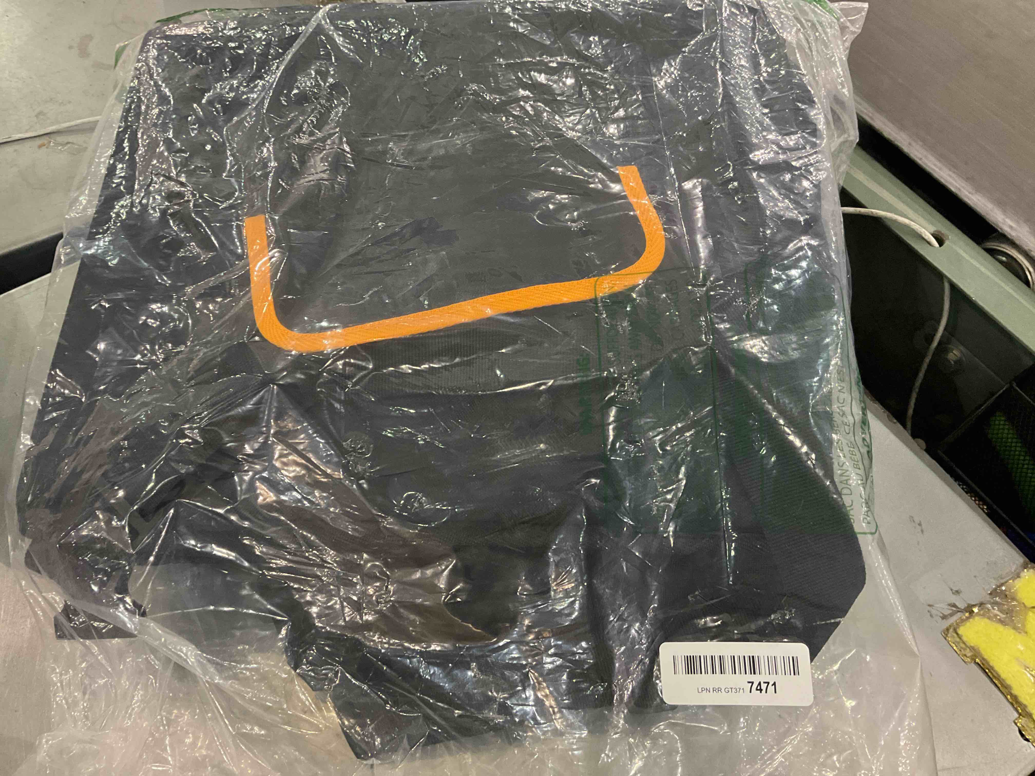 https://s3.amazonaws.com/lotting-images-prod/bidfta/EXS00422932_1693999310191.jpeg