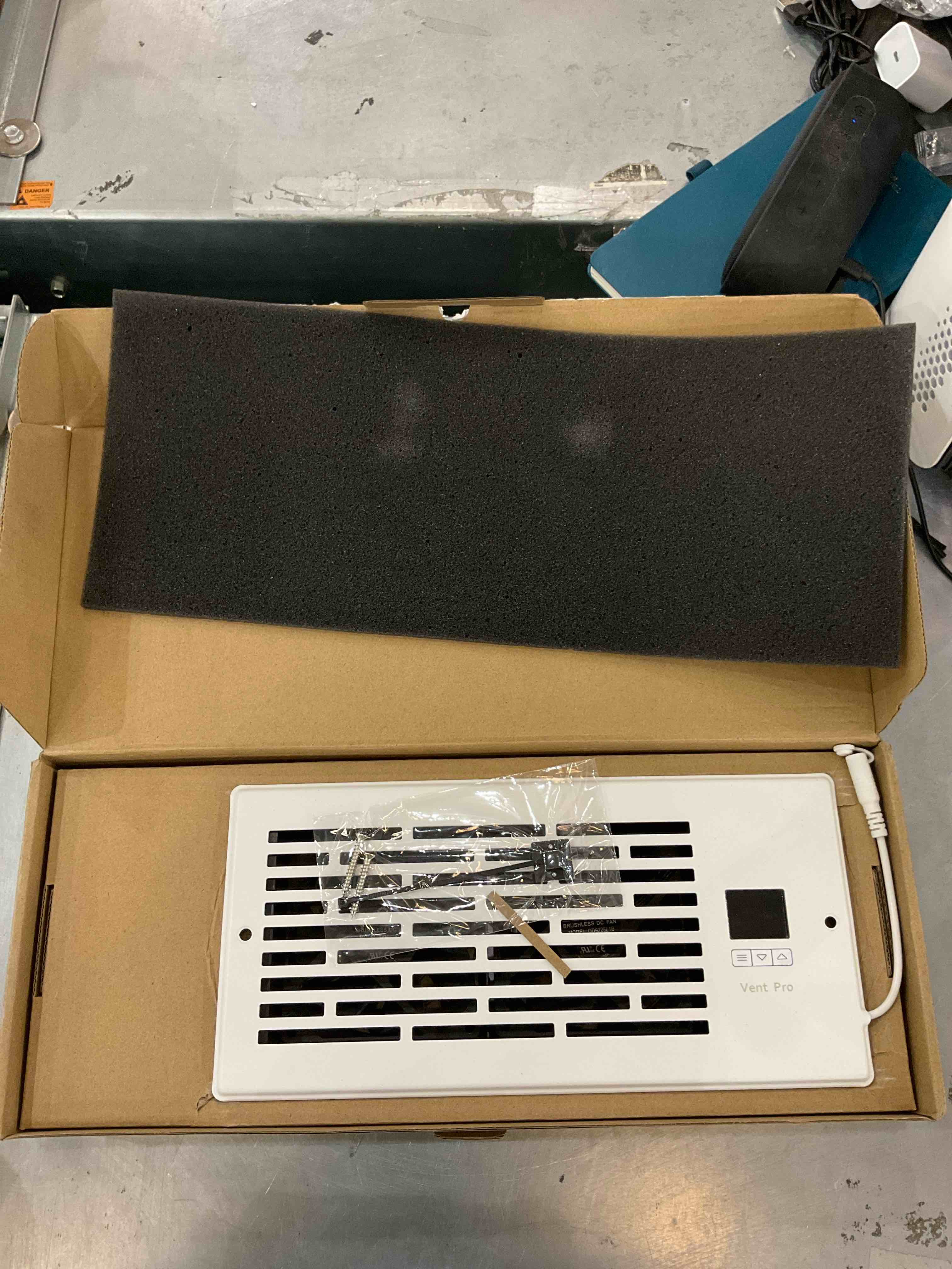 https://s3.amazonaws.com/lotting-images-prod/bidfta/EXS00423032_1695149196635.jpeg