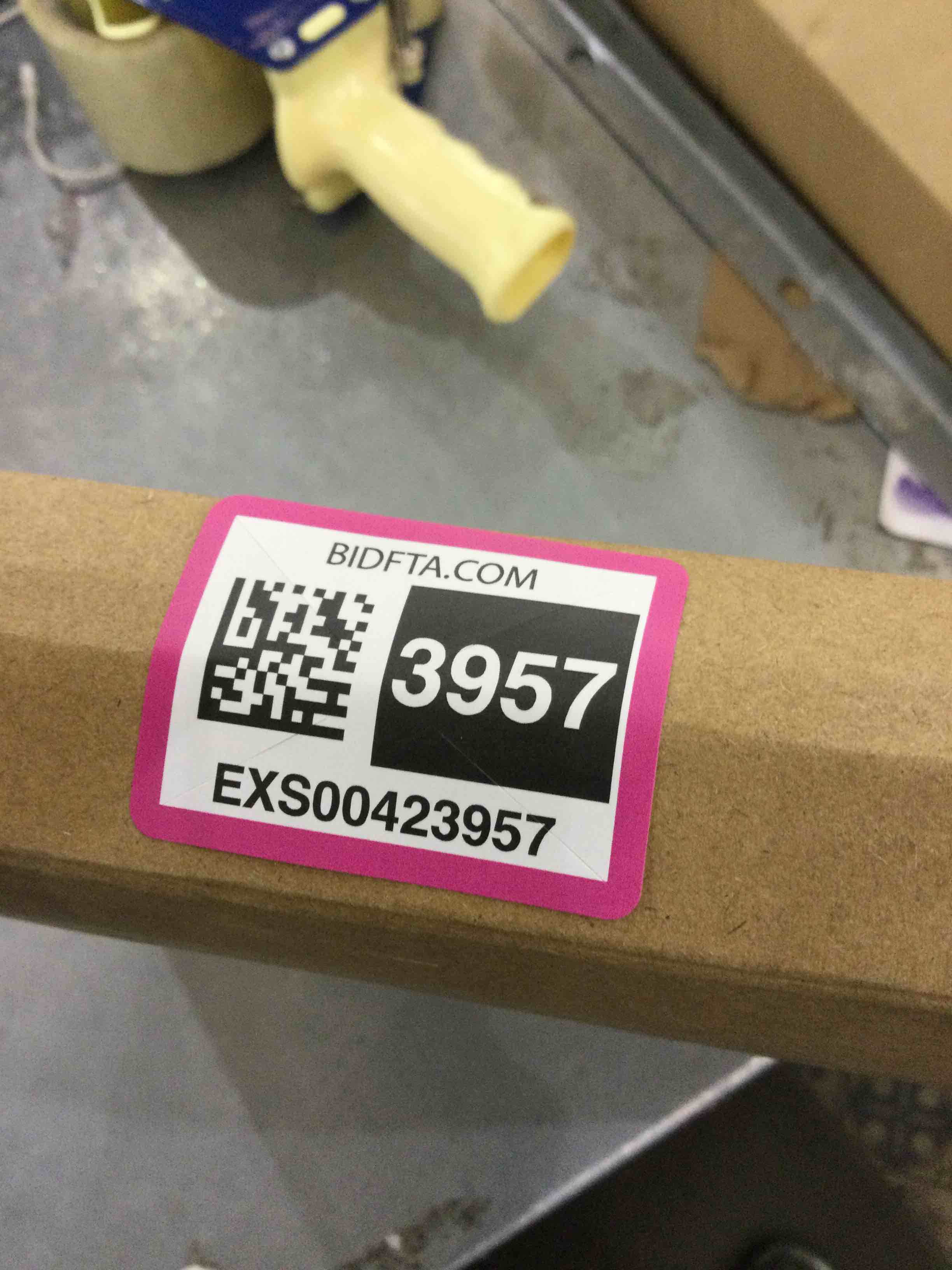 https://s3.amazonaws.com/lotting-images-prod/bidfta/EXS00423957_1692973285041.jpeg