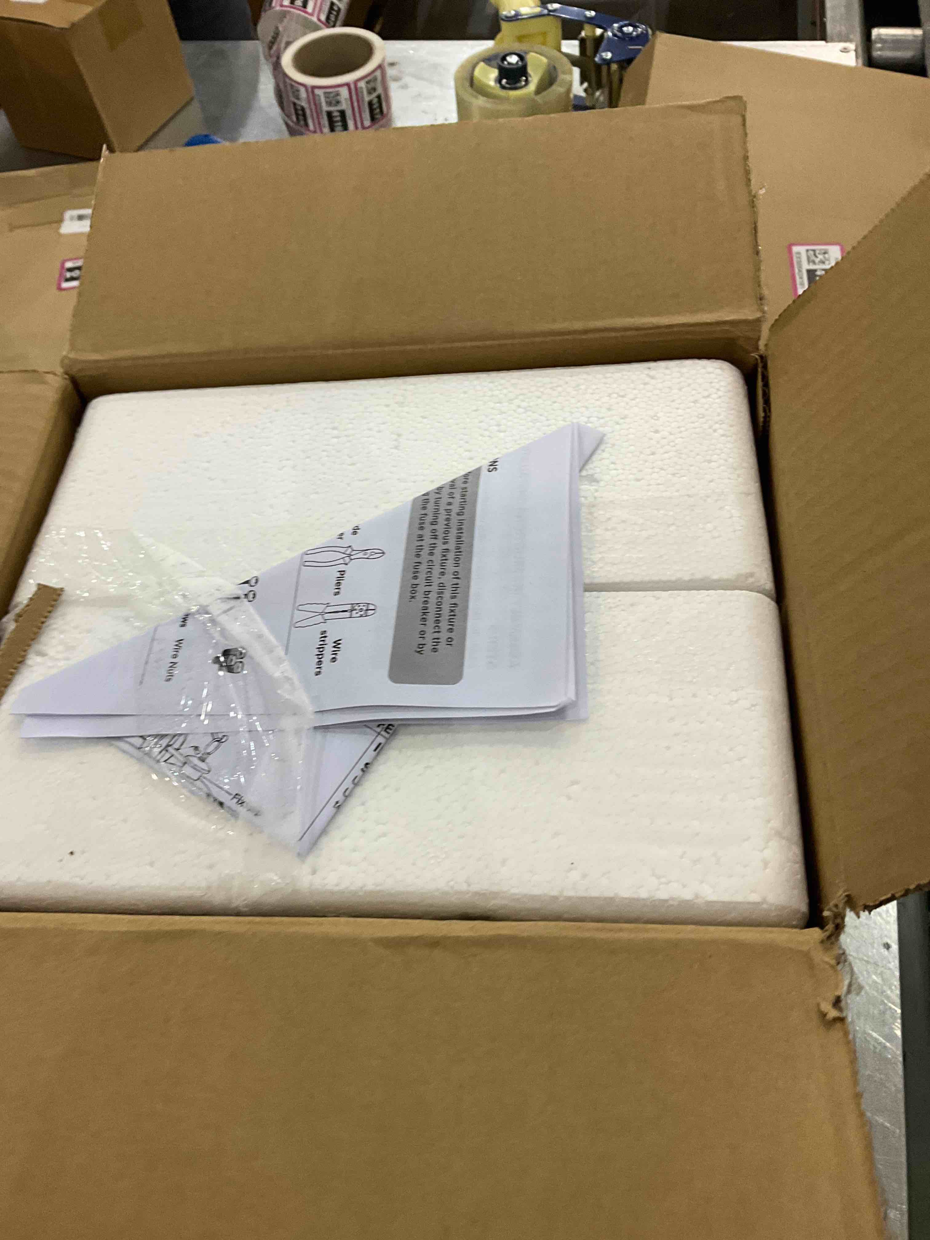 https://s3.amazonaws.com/lotting-images-prod/bidfta/EXS00424102_1693229595974.jpeg