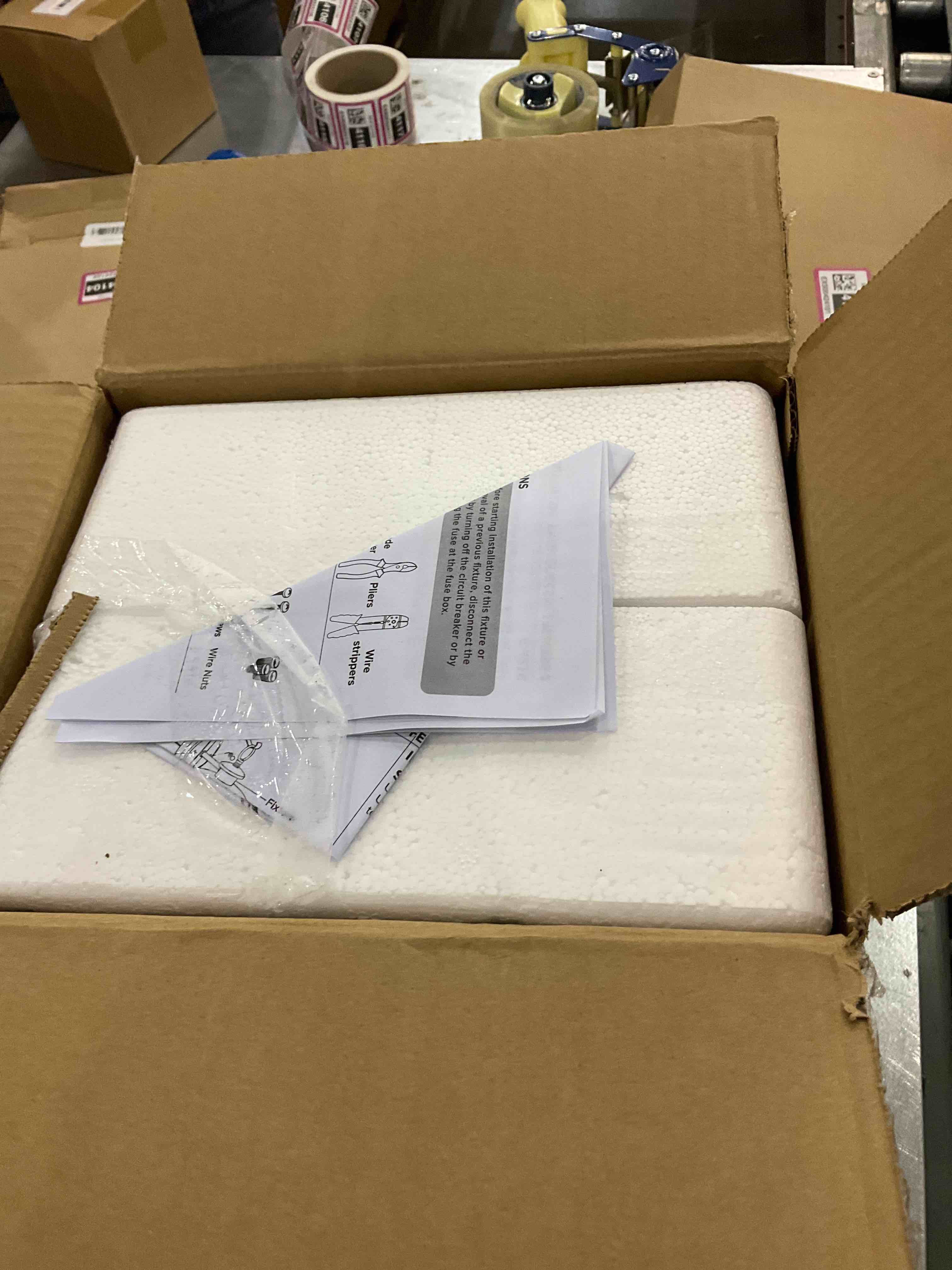 https://s3.amazonaws.com/lotting-images-prod/bidfta/EXS00424102_1693229596926.jpeg