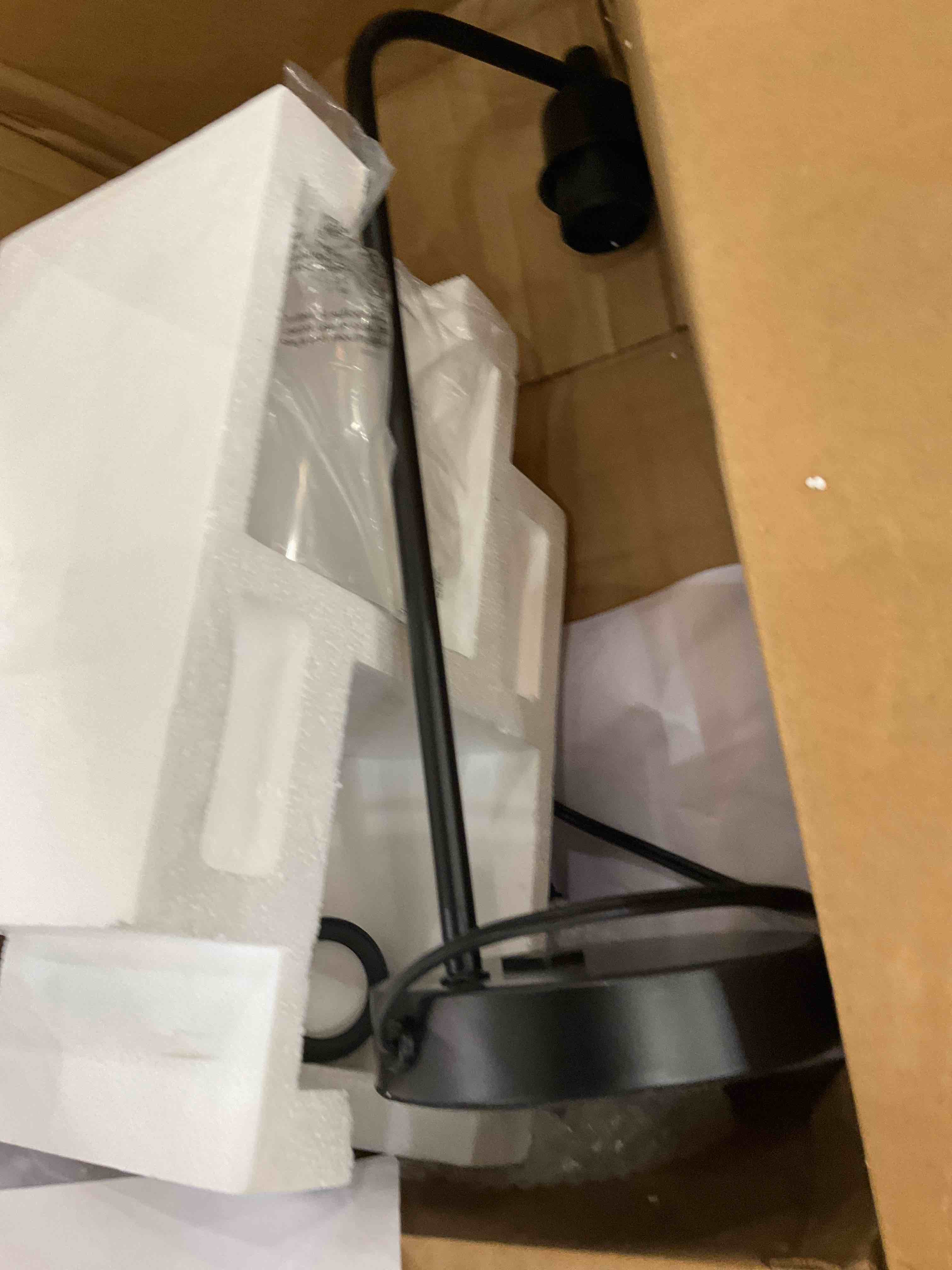 https://s3.amazonaws.com/lotting-images-prod/bidfta/EXS00424421_1693507708265.jpeg