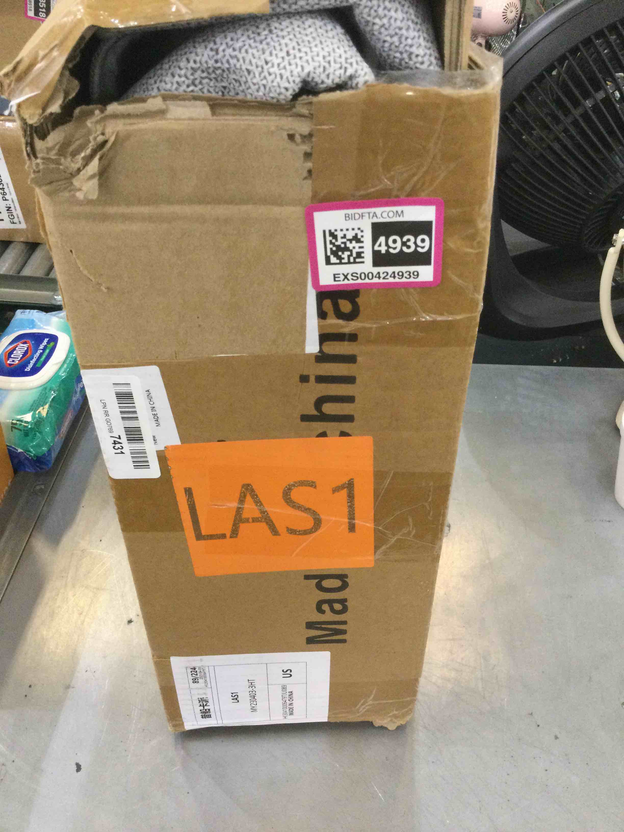 https://s3.amazonaws.com/lotting-images-prod/bidfta/EXS00424939_1693328027829.jpeg