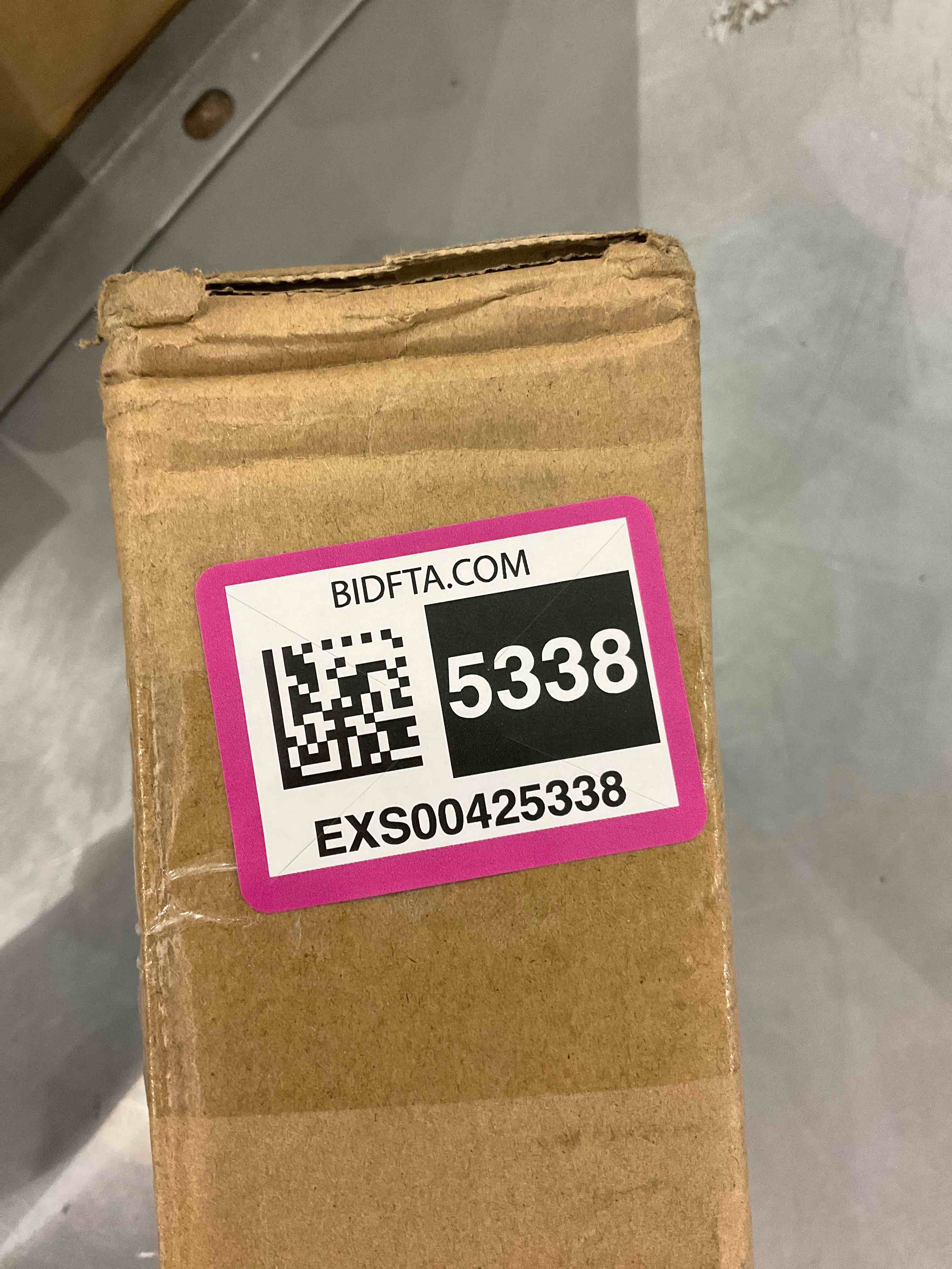 https://s3.amazonaws.com/lotting-images-prod/bidfta/EXS00425338_1693307856815.jpeg