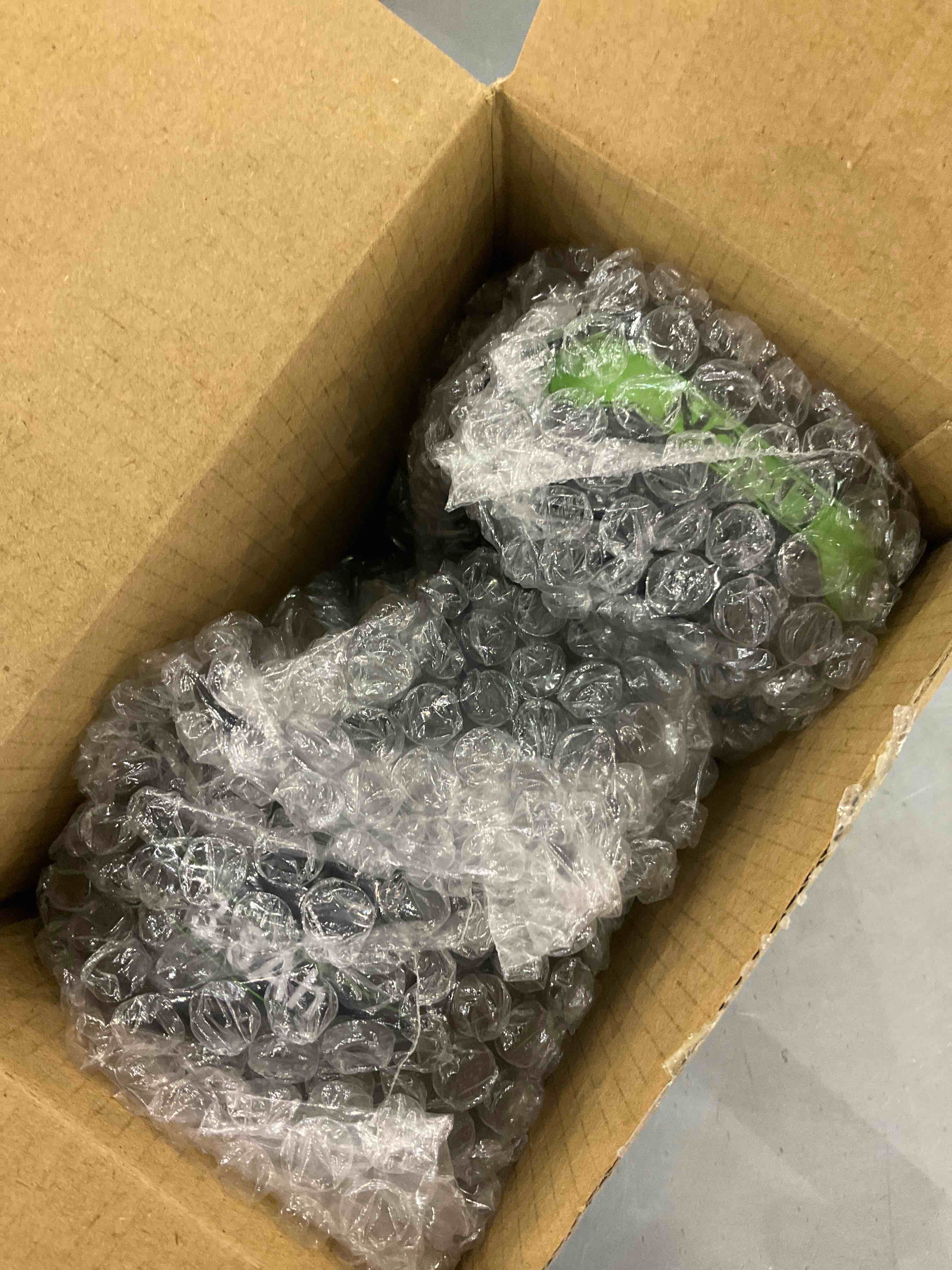 https://s3.amazonaws.com/lotting-images-prod/bidfta/EXS00425339_1693307944066.jpeg