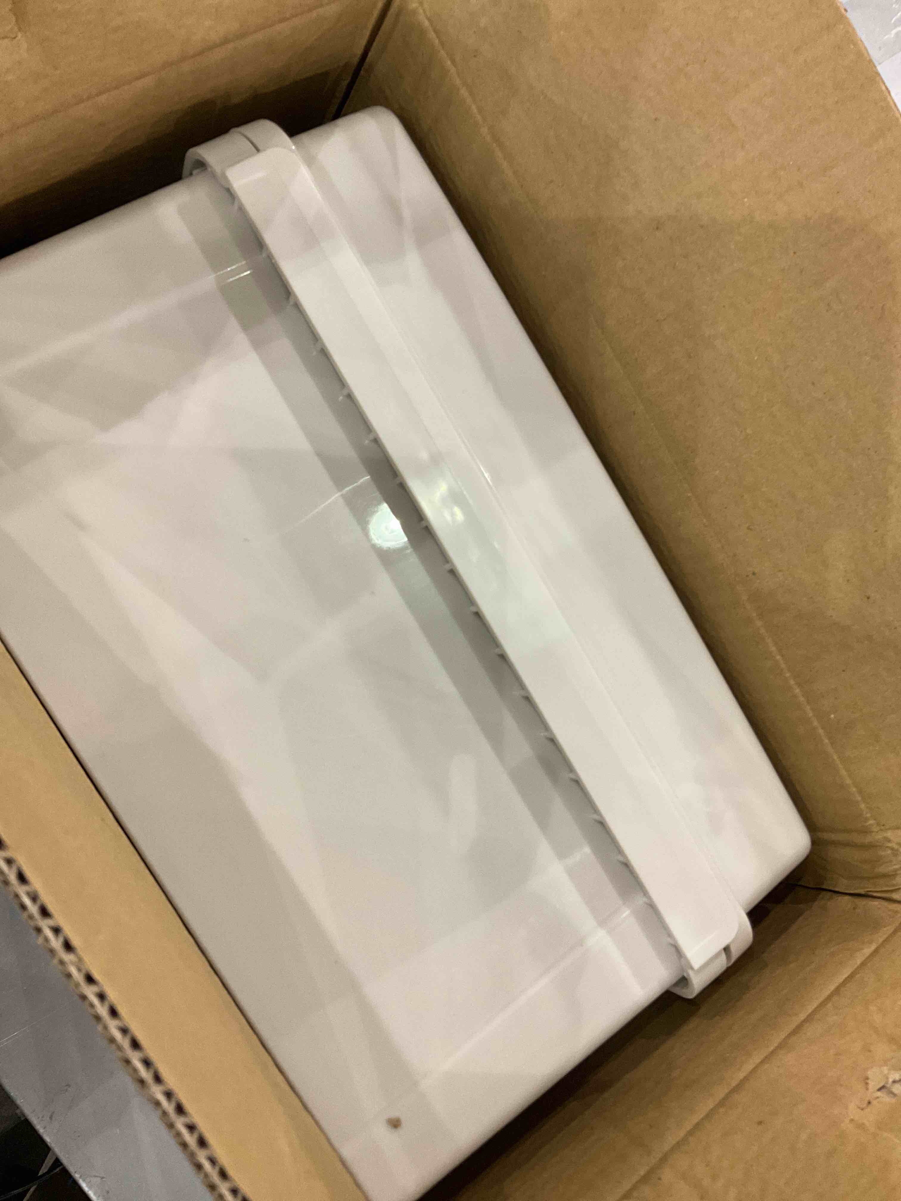 https://s3.amazonaws.com/lotting-images-prod/bidfta/EXS00425483_1693394169122.jpeg
