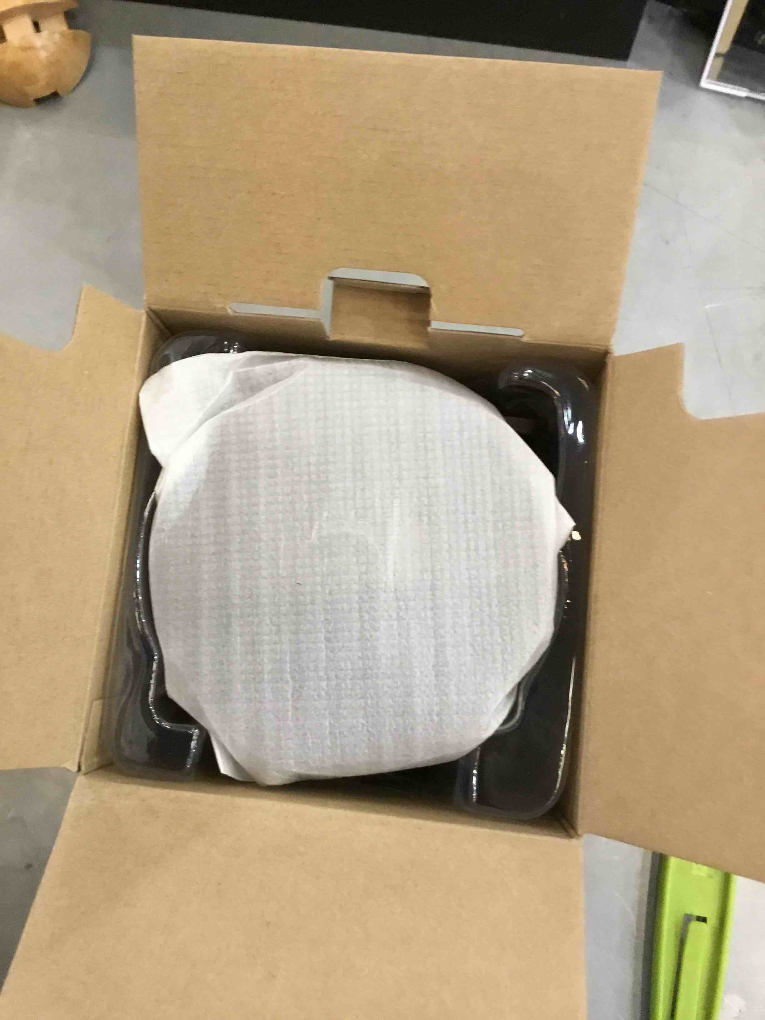 https://s3.amazonaws.com/lotting-images-prod/bidfta/EXS00426218_1693500987332.jpeg