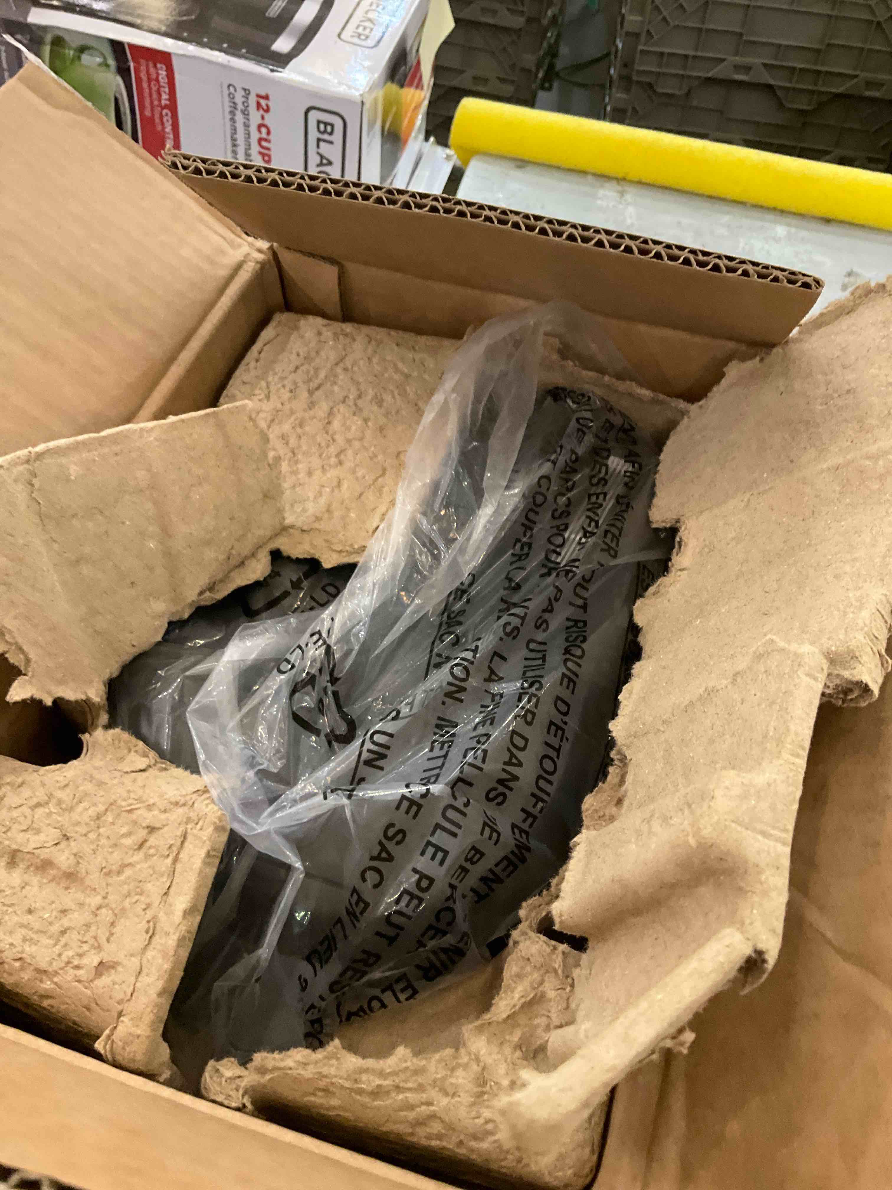 https://s3.amazonaws.com/lotting-images-prod/bidfta/EXS00426800_1693330890613.jpeg