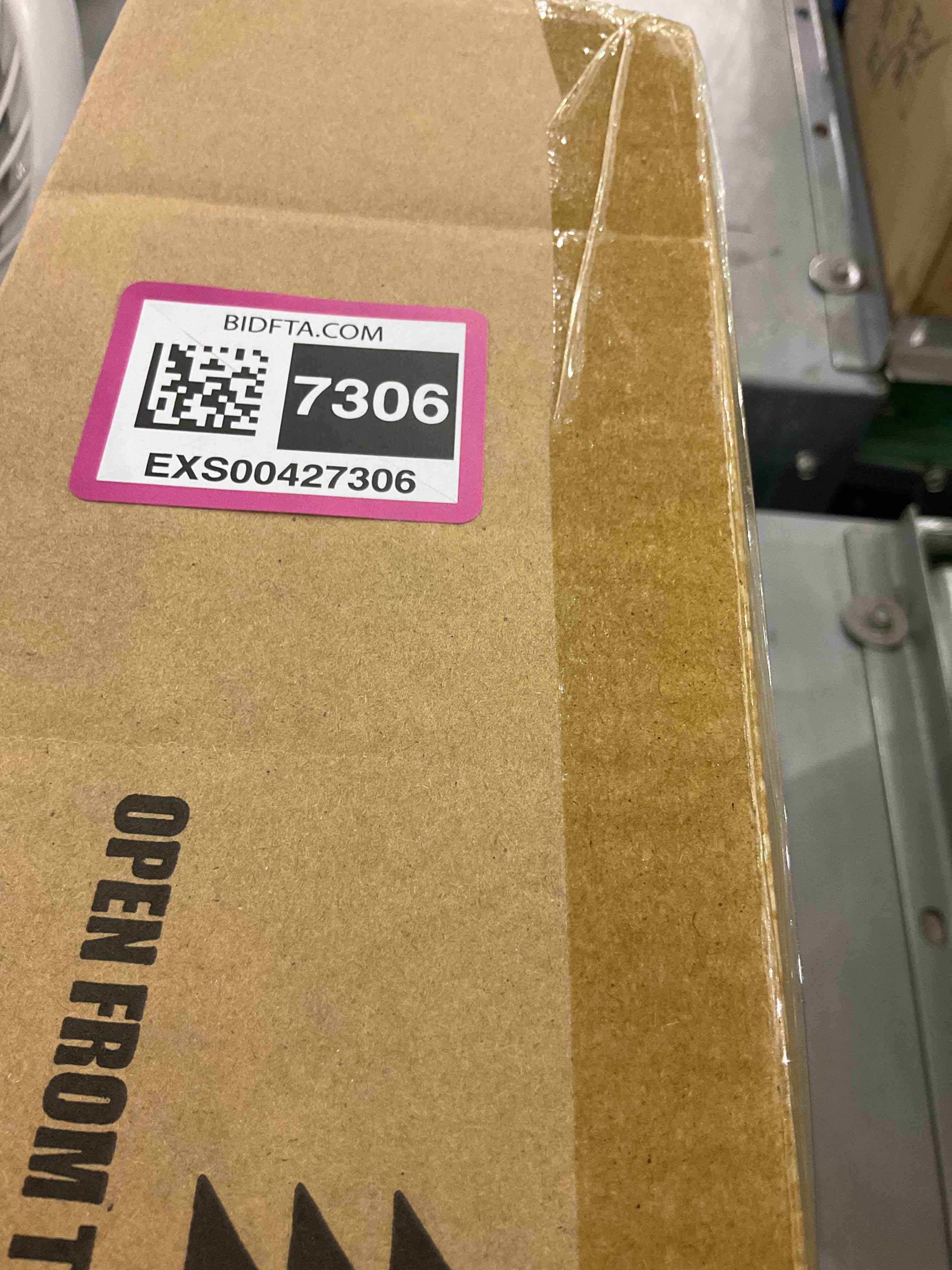 https://s3.amazonaws.com/lotting-images-prod/bidfta/EXS00427306_1692877758346.jpeg