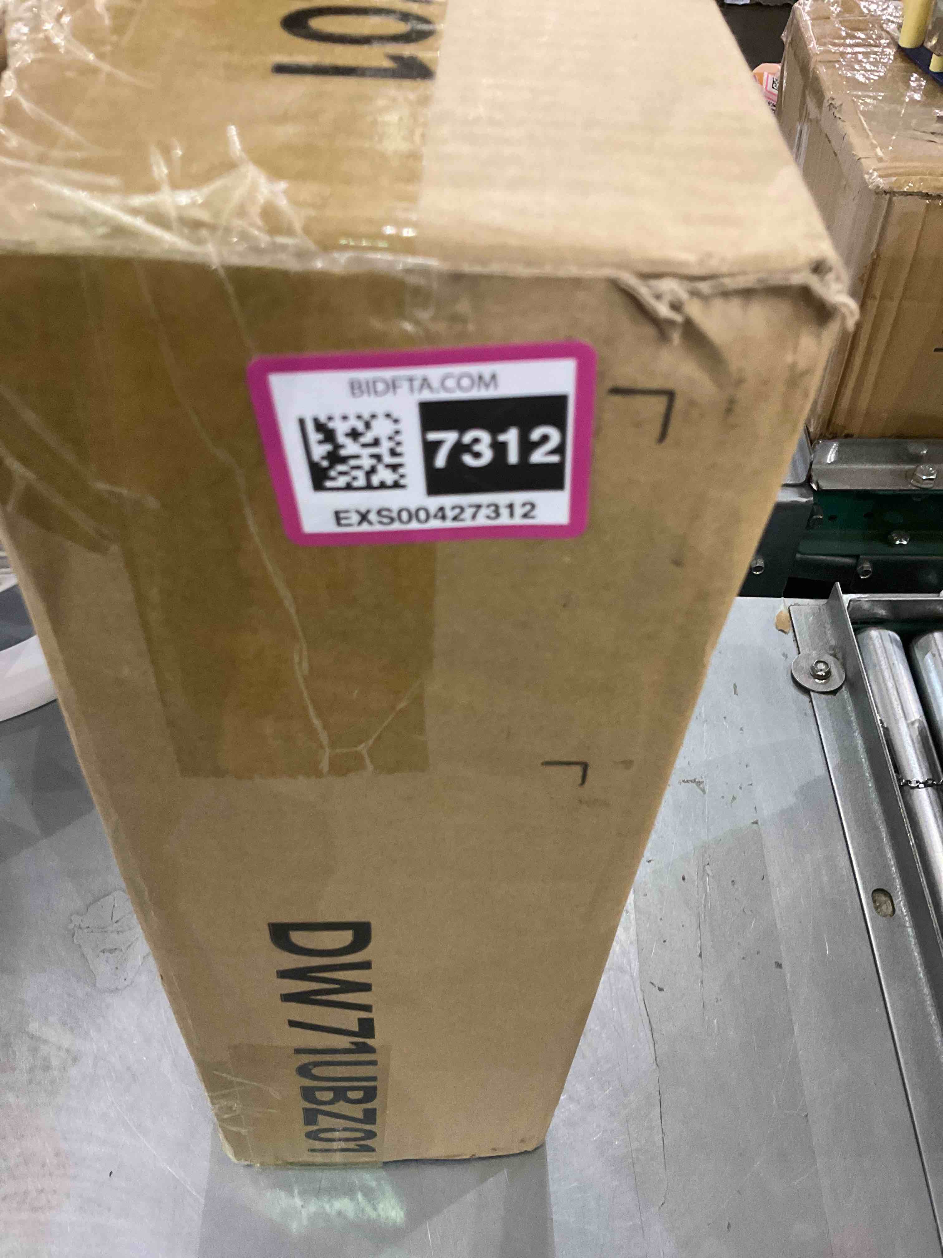 https://s3.amazonaws.com/lotting-images-prod/bidfta/EXS00427312_1692878258060.jpeg