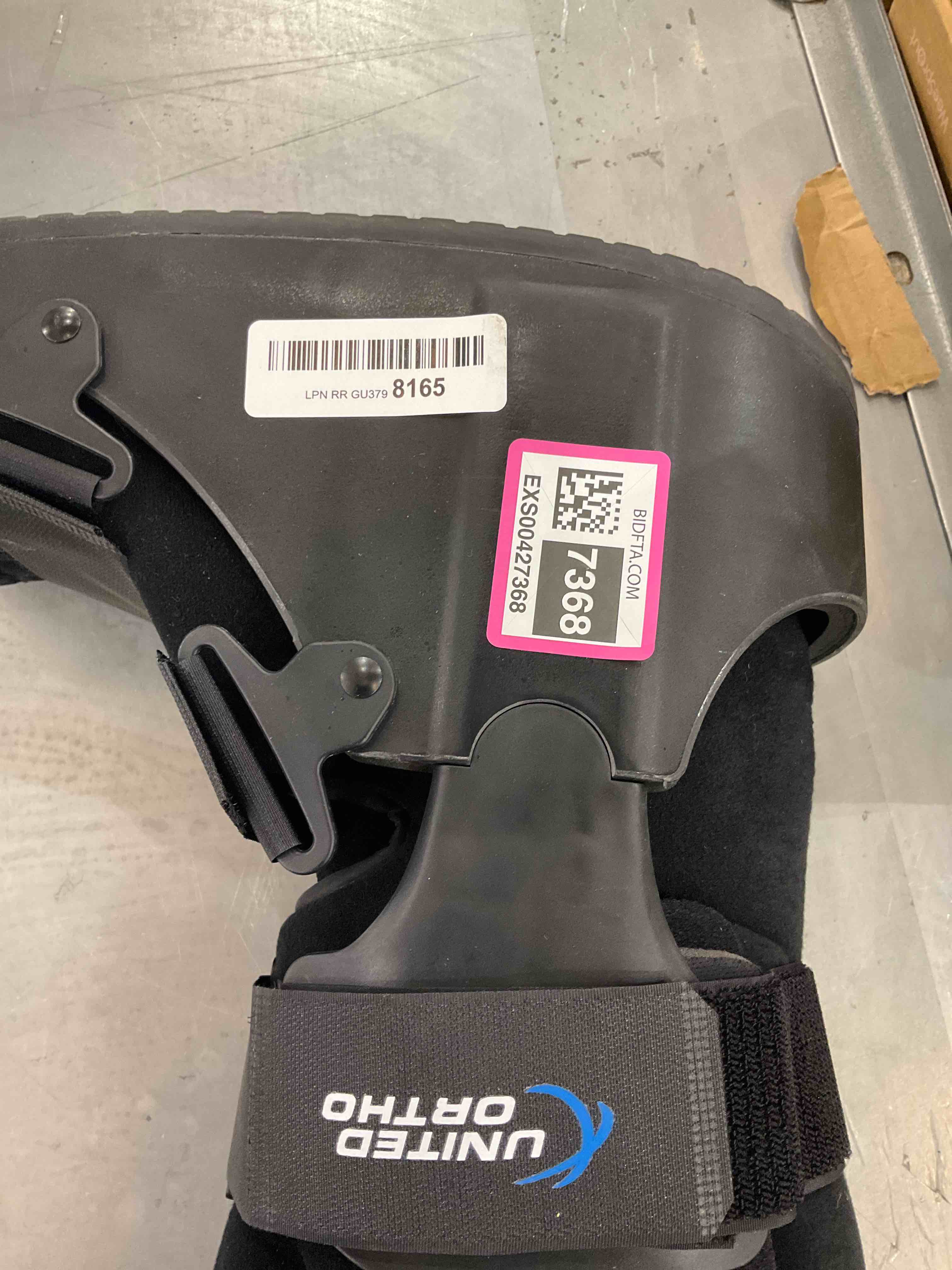 https://s3.amazonaws.com/lotting-images-prod/bidfta/EXS00427368_1692886642887.jpeg