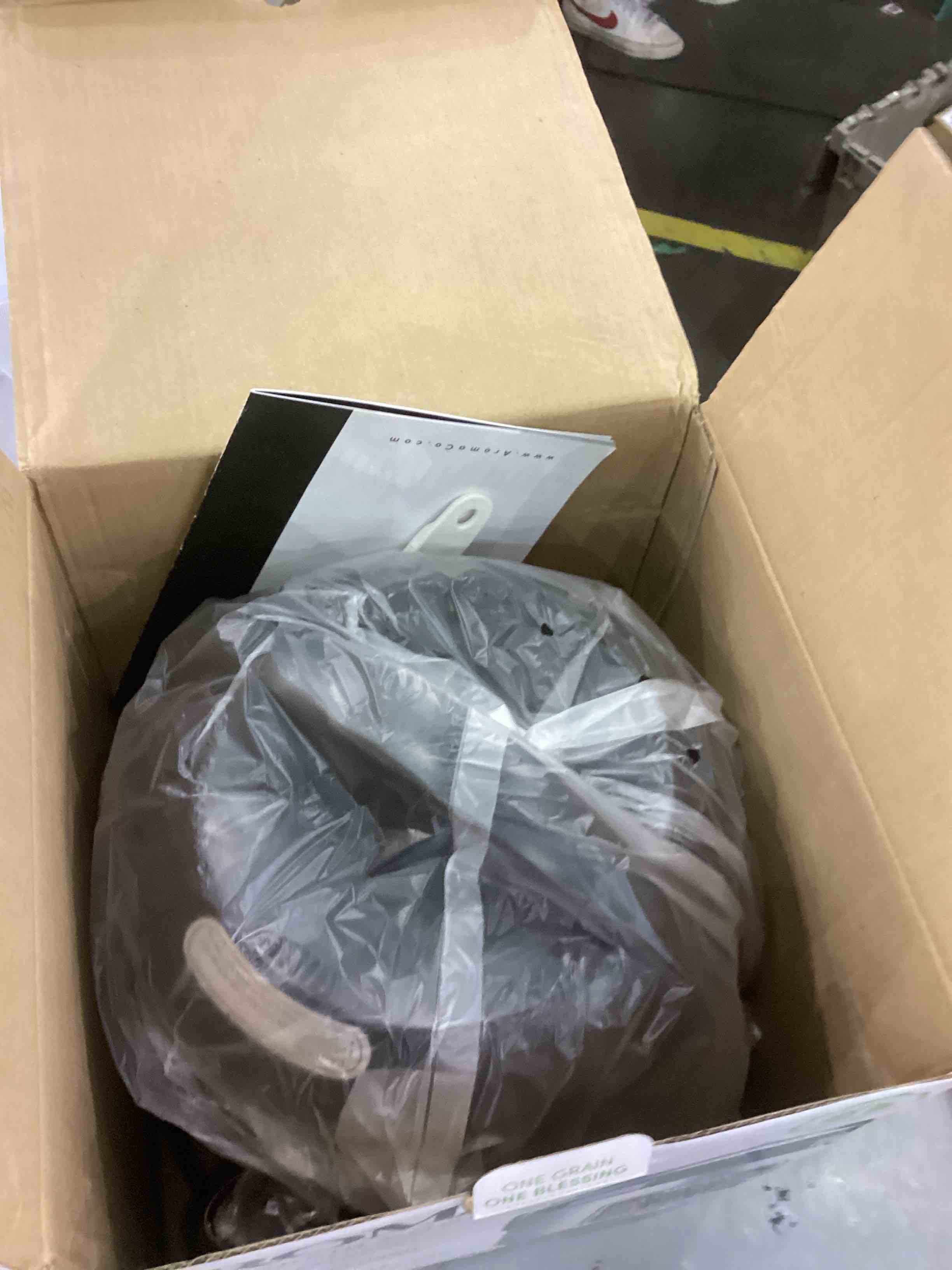 https://s3.amazonaws.com/lotting-images-prod/bidfta/EXS00427566_1693227260221.jpeg
