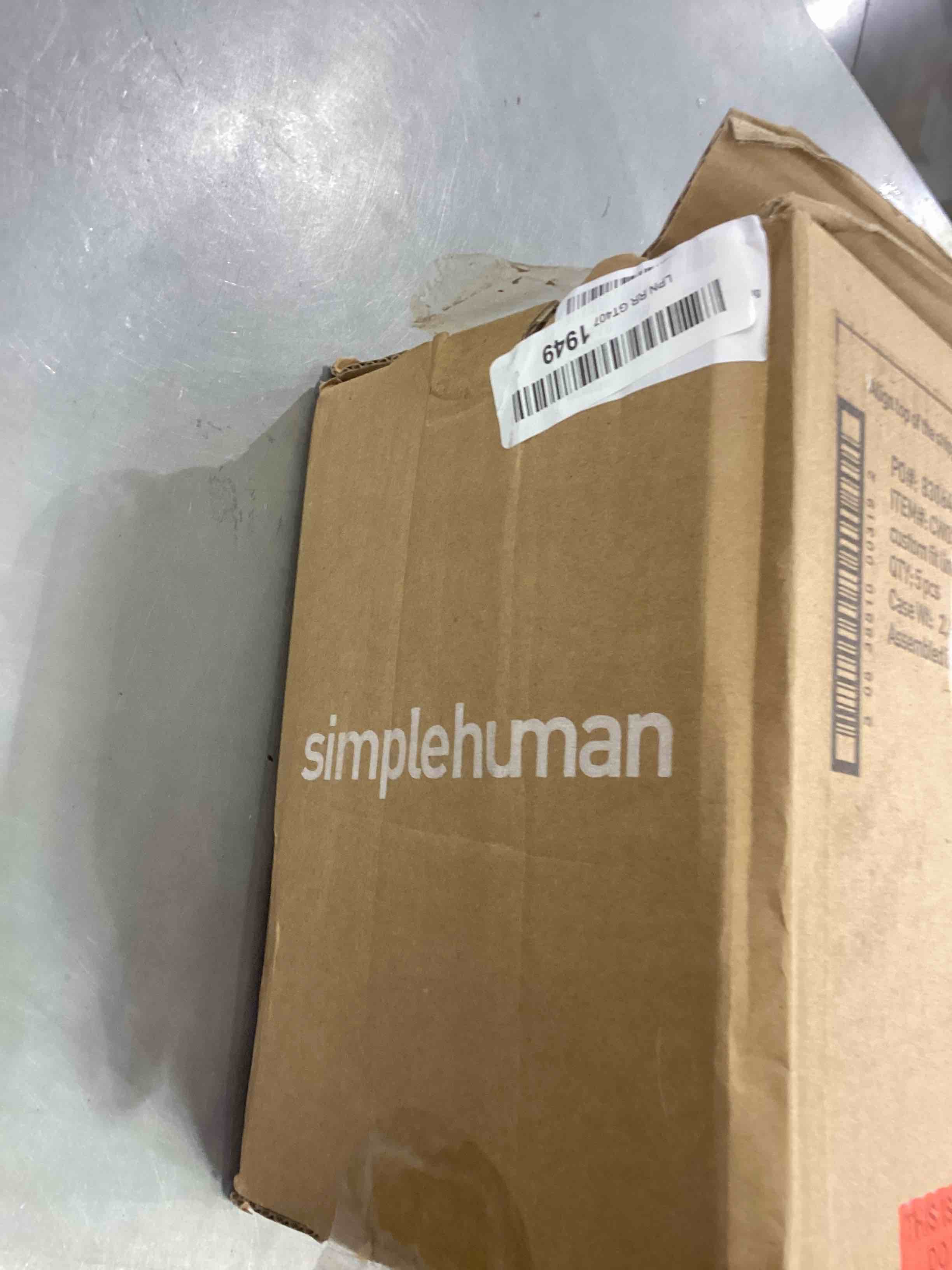 https://s3.amazonaws.com/lotting-images-prod/bidfta/EXS00427810_1693414270307.jpeg